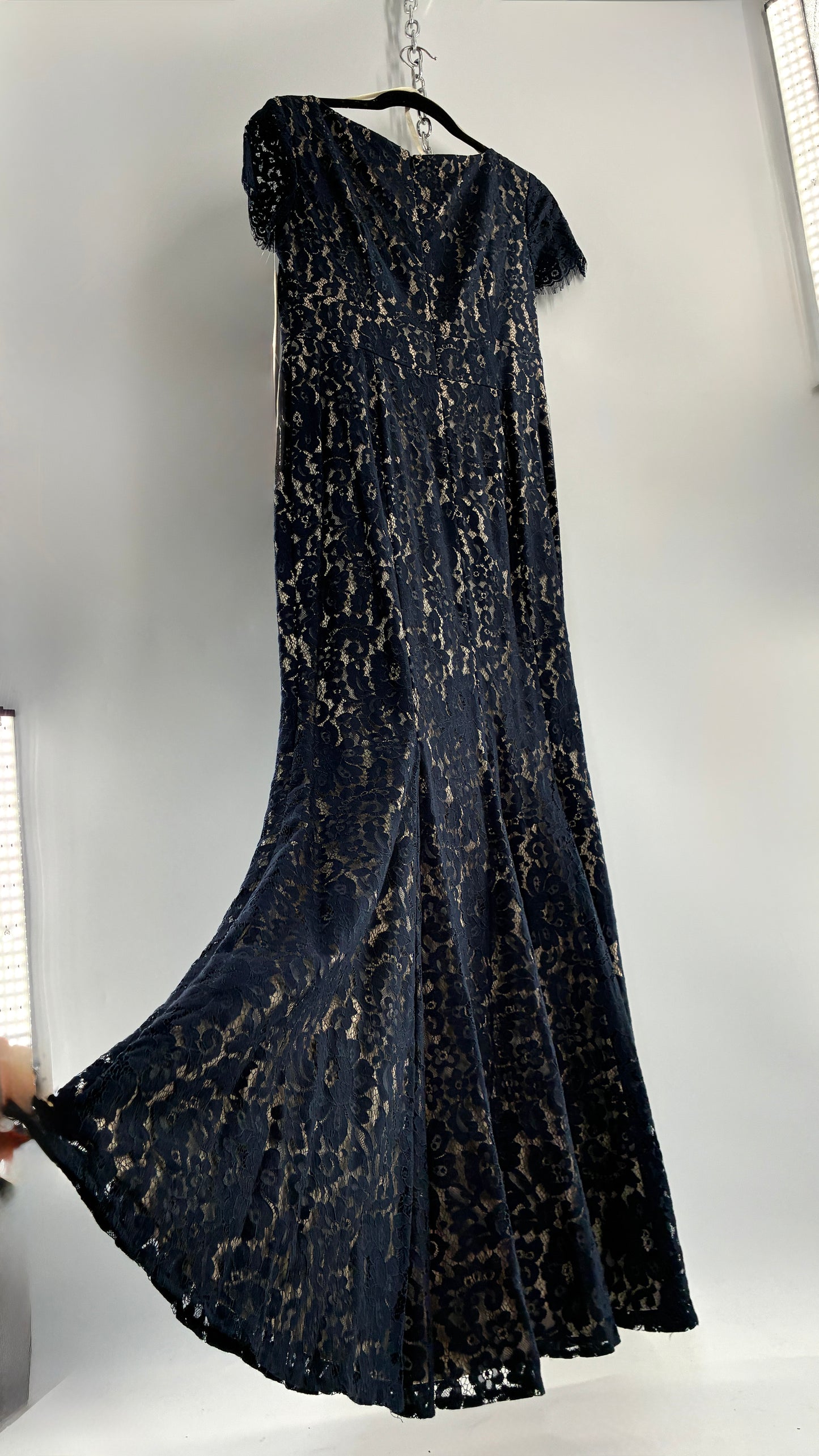 Deadstock Vintage ELIZA J Navy Blue Overlay Lace Full Length Mermaid Style Gown (8)