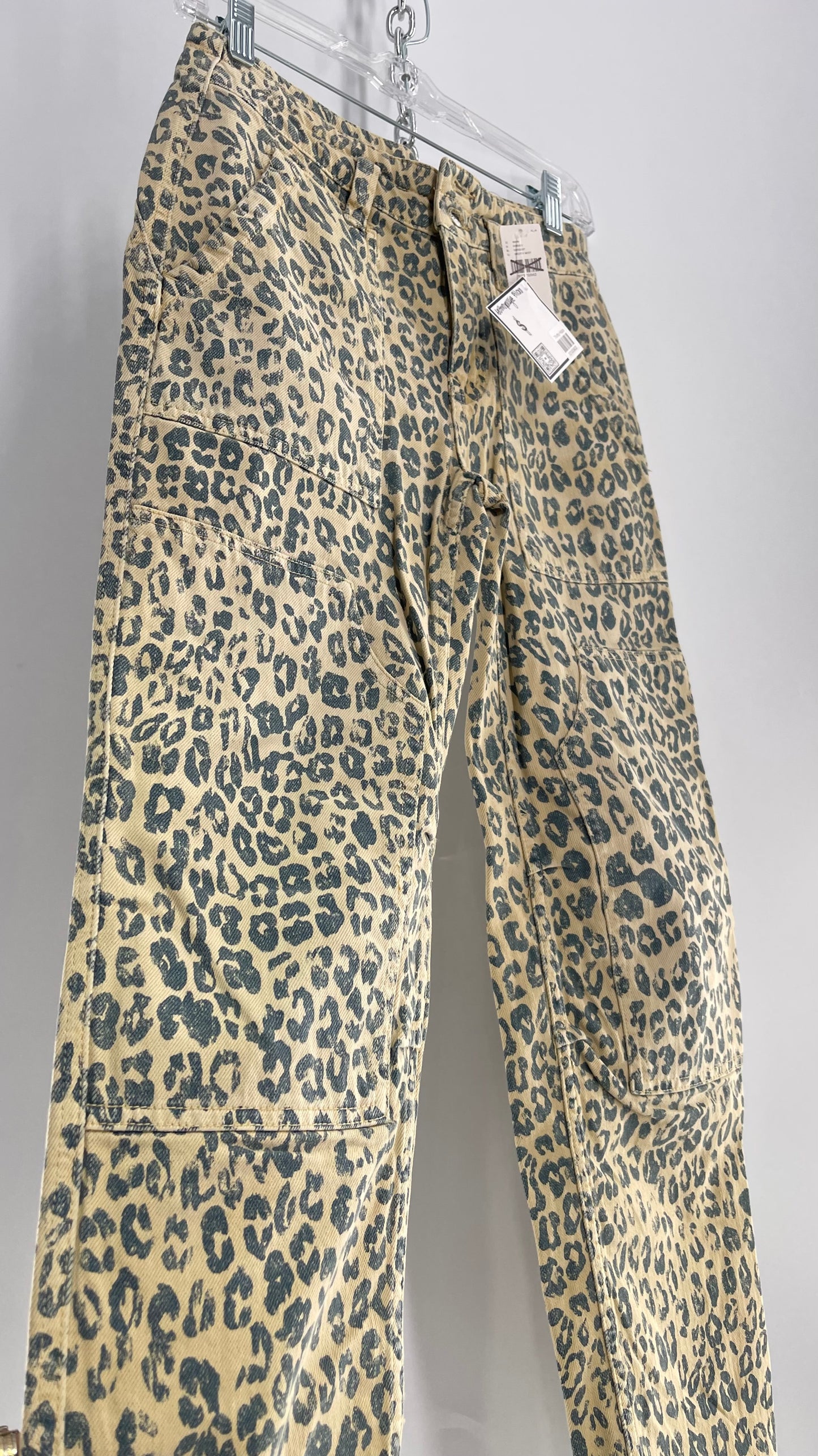 Pilcro Anthropologie Beige Blue Faded Leopard Carpenter Pant with Tags (24P)