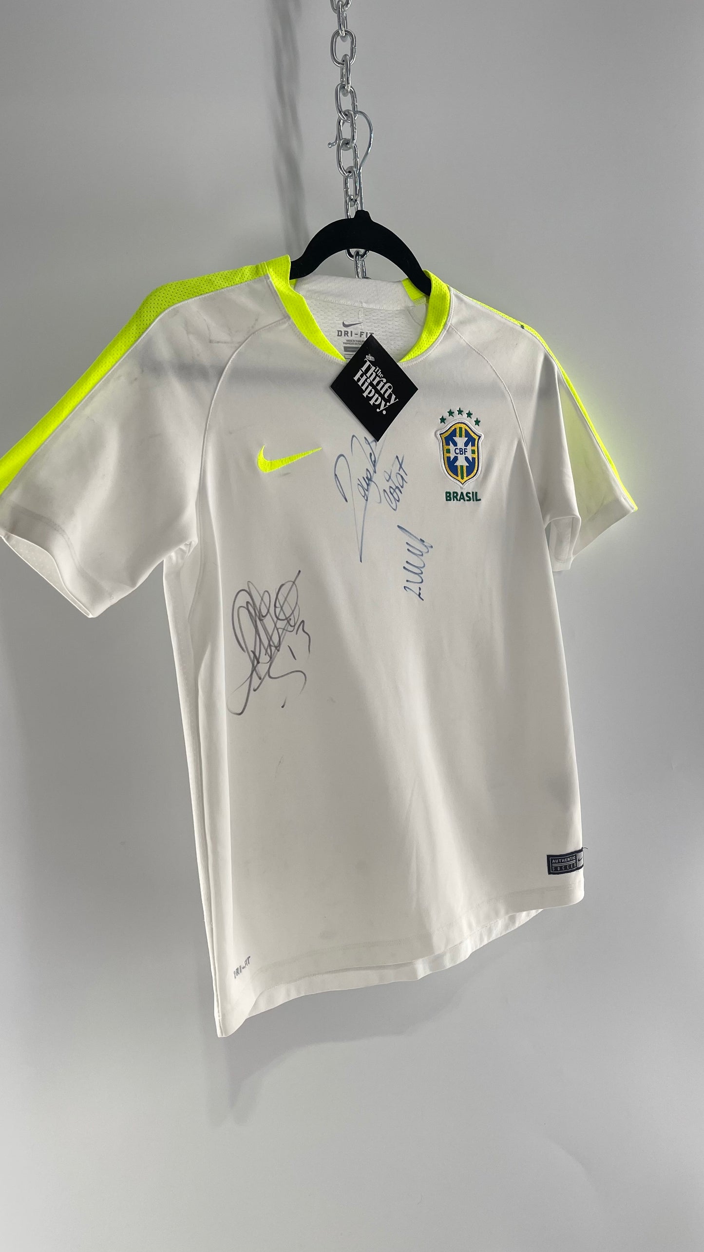 Vintage Nike Brasil CBF Jersey with Chelsea Player DIEGO COSTA, WILLIAN, and OSCAR Signatures (Large)