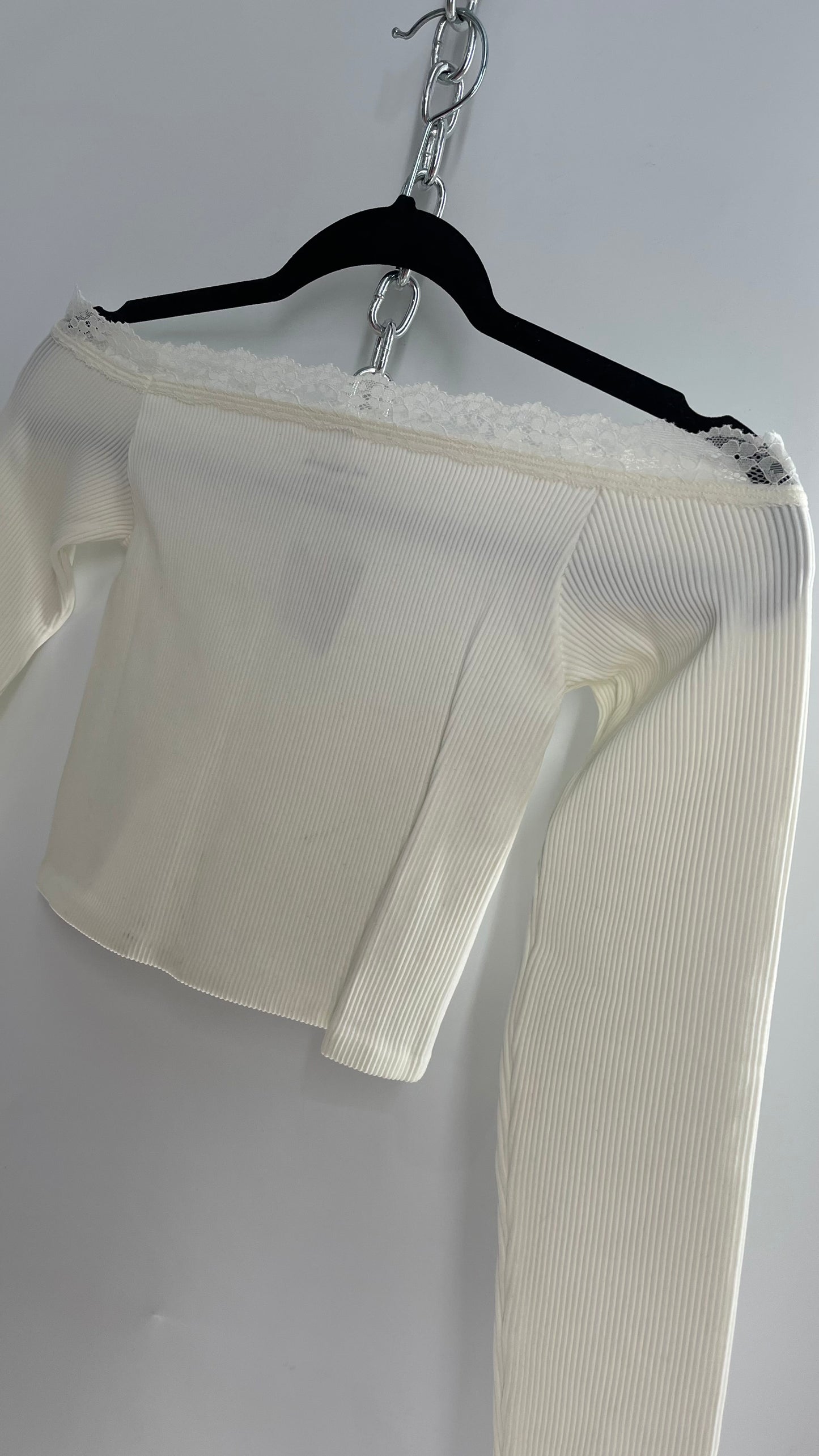Out From Under White Ribbed Off the Shoulder Lace Neckline Long Sleeve (XS/S)