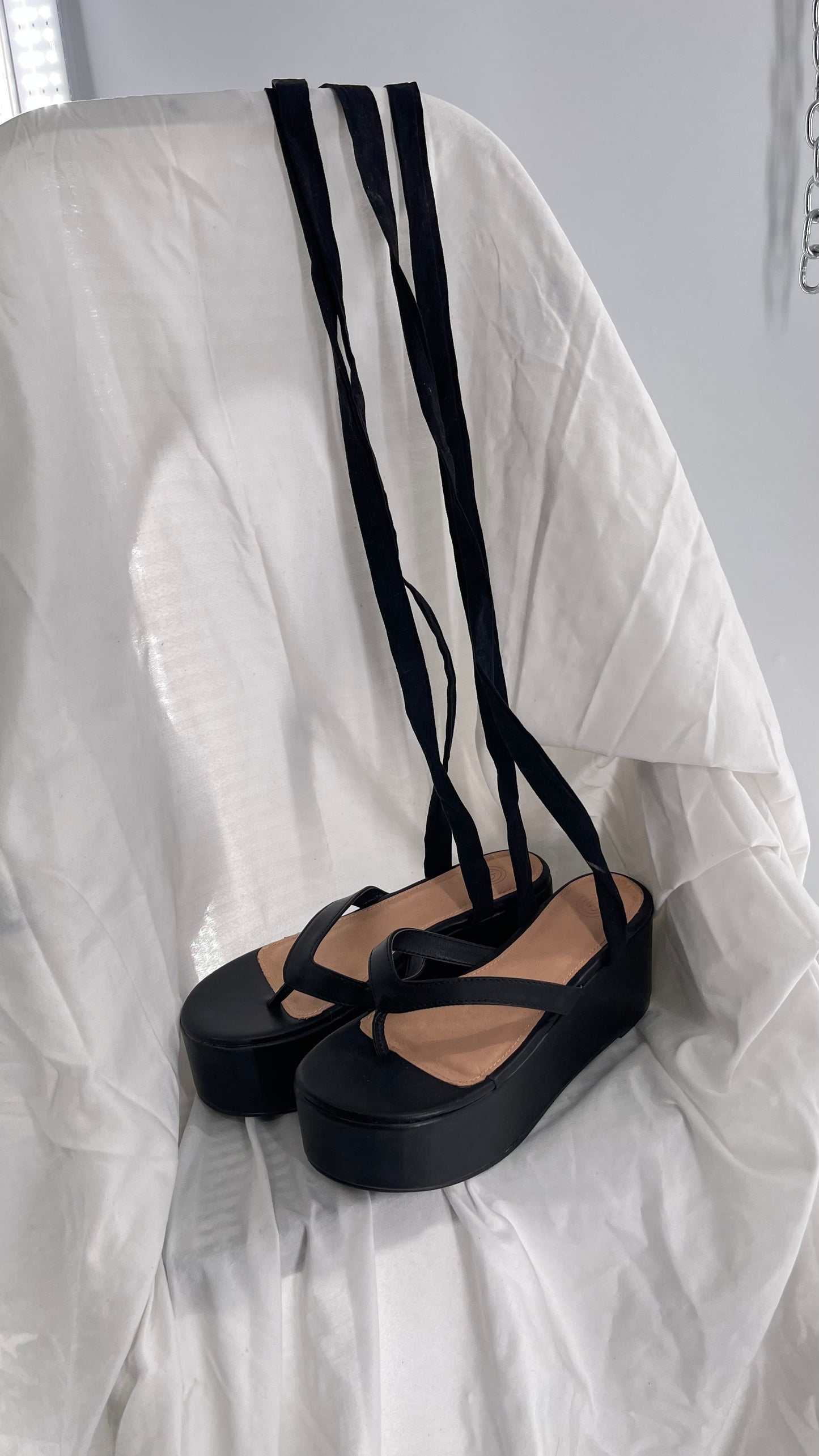 Urban Outfitters Black Platform Thong Sandal with Wrap Around Knee/Thigh High Straps (7)