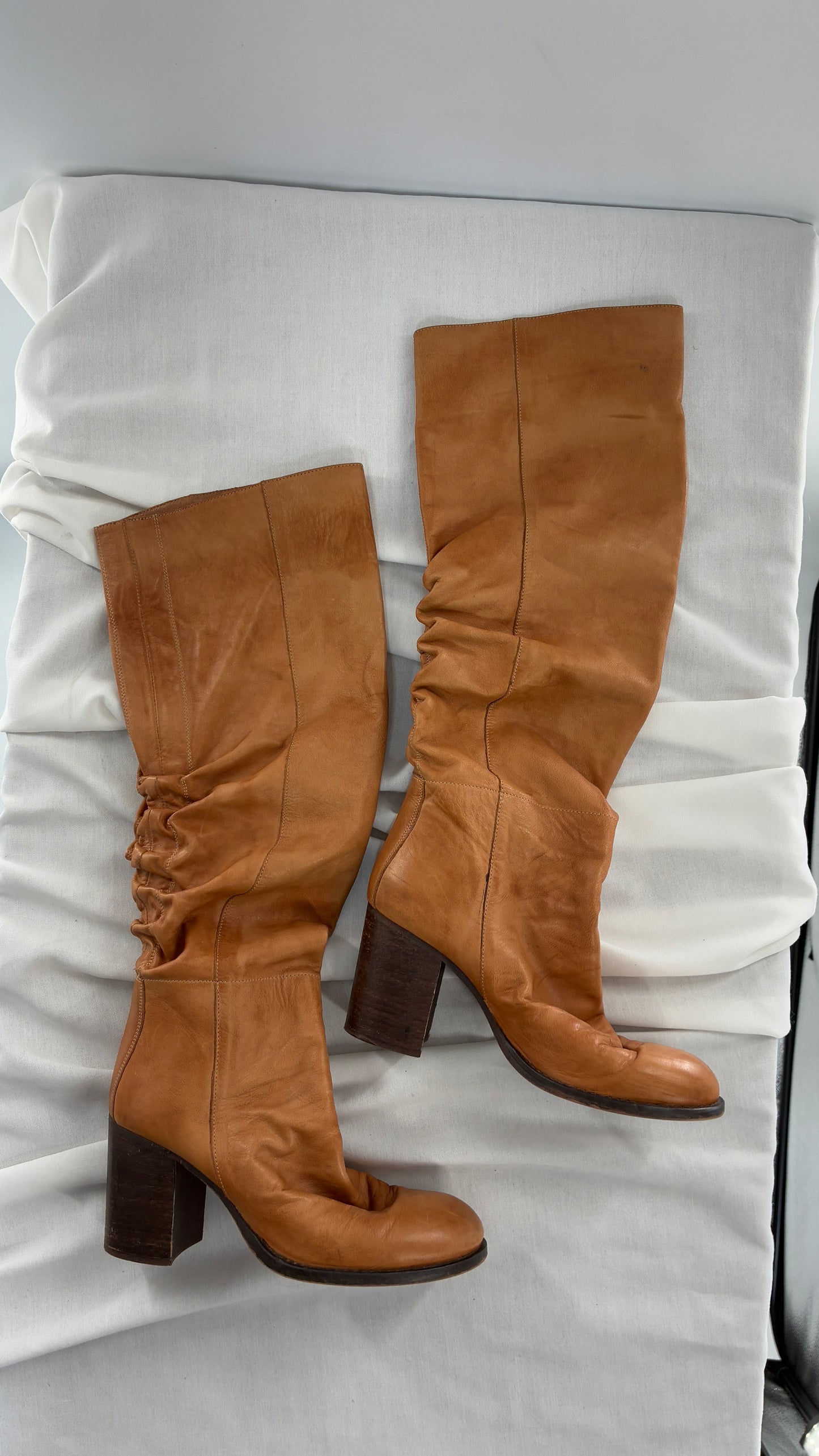 Vintage FREE PEOPLE Elle Tall Round Toe Scrunch Back Leather Boots Made in Portugal (38)