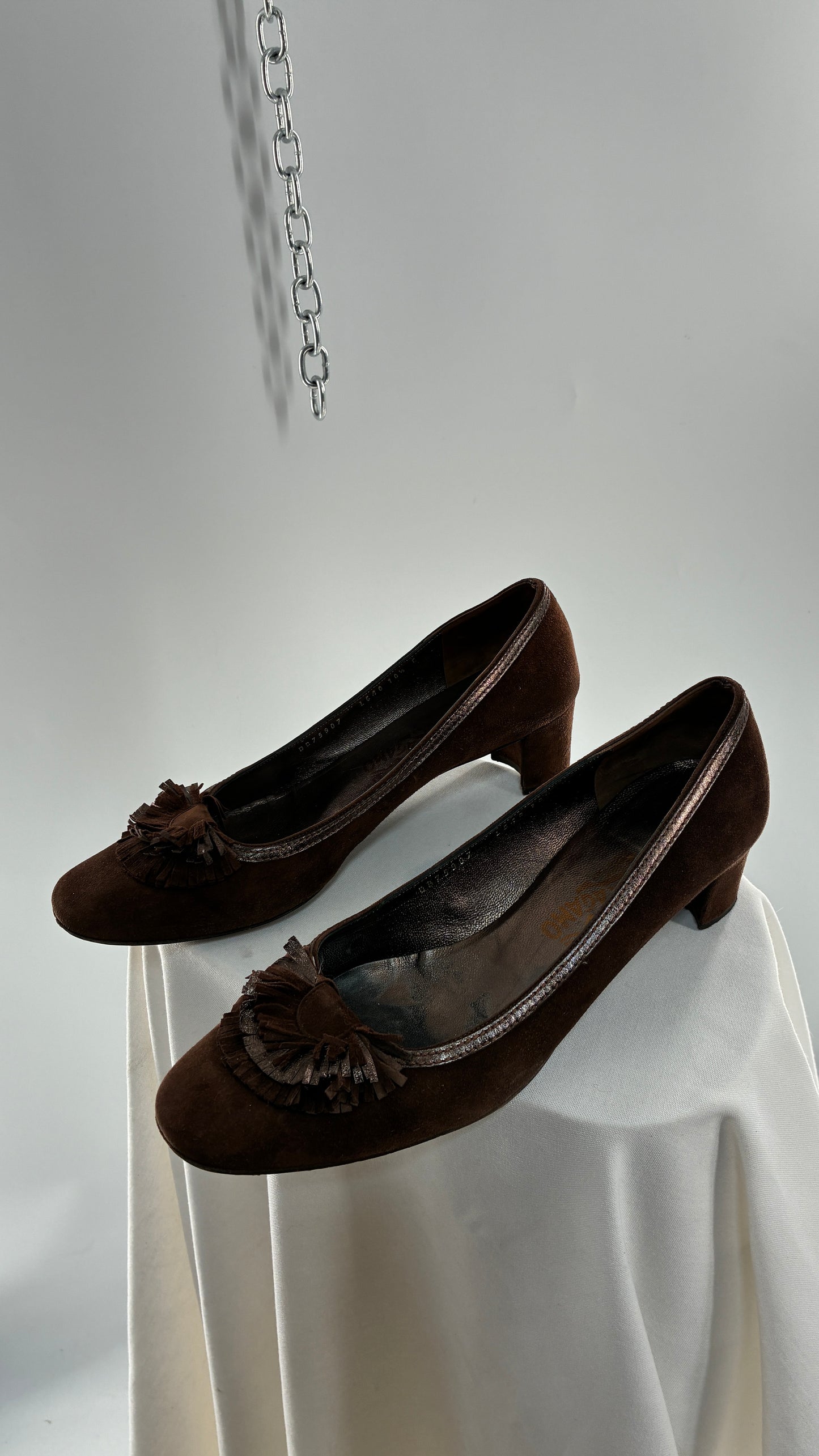 Vintage SALVATORE FERRAGAMO Brown Suede Leather Kitten Heel (10.5)