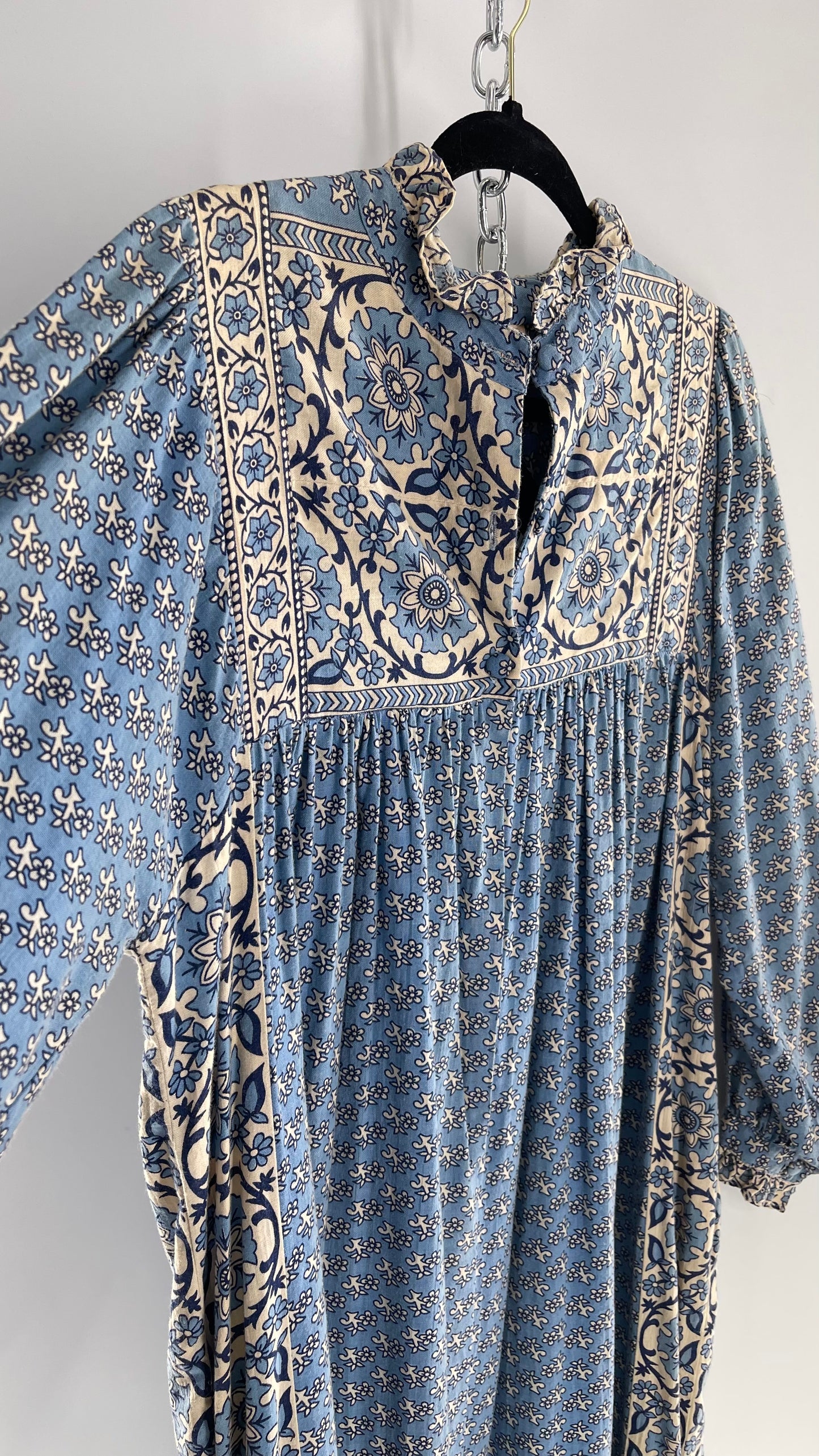 Vintage 1970s Ramona Rull 100% Cotton Powder Blue Mixed Quilted Pattern Gown with Pockets (Large)