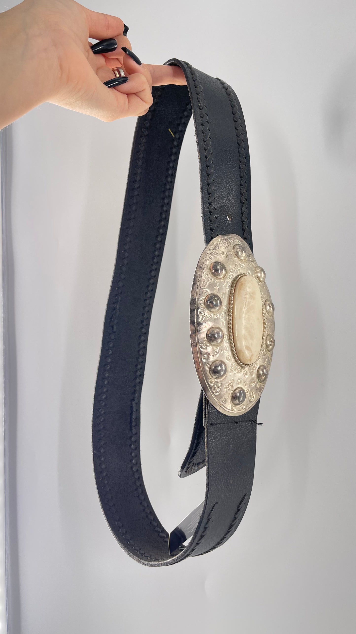 Vintage Black Leather Belt with Silver Metal Buckle with ‘Stone’ Detail (M/L)