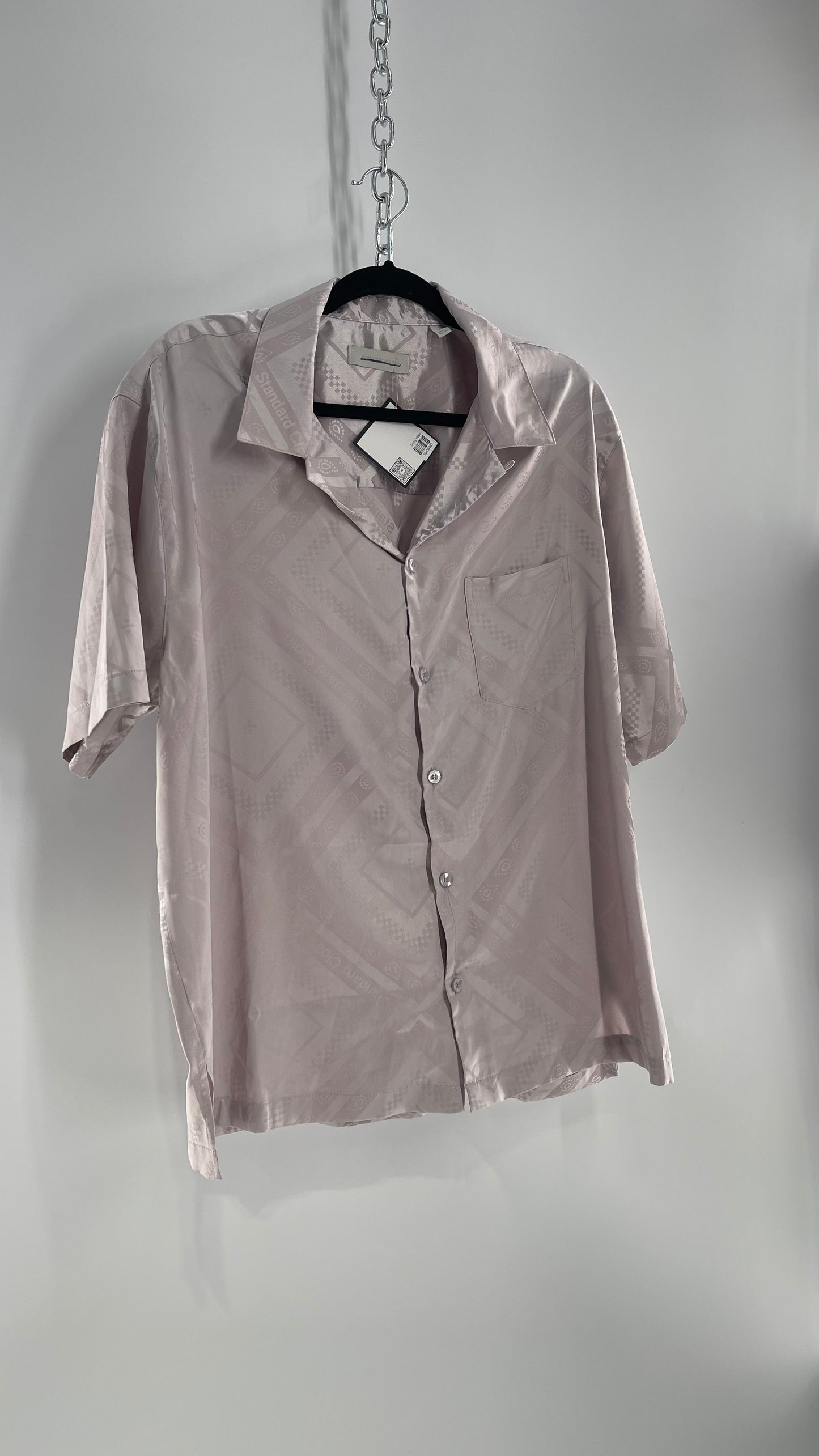 STANDARD/CLOTH Men’s Silver/Lilac Silky Shiny Button Up Short Sleeve (Large)