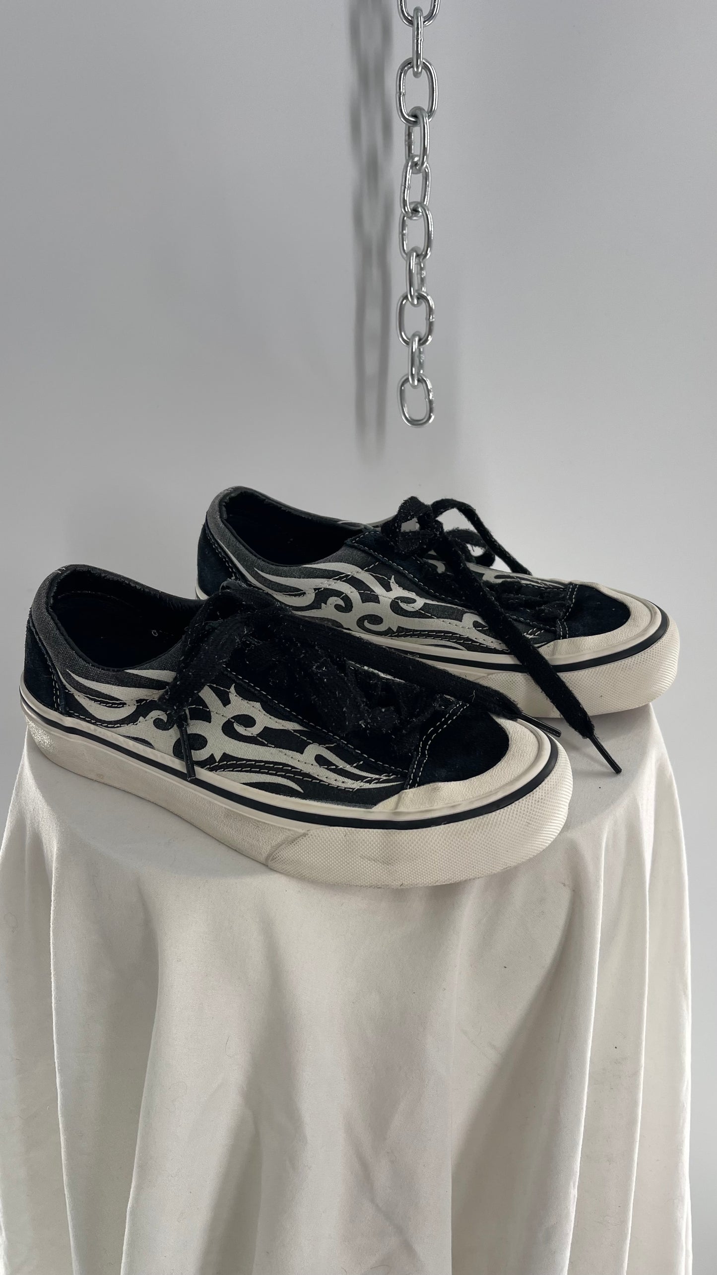 Vintage Distressed 36SF TRIBAL Flame Motif Black/White Original Vans (L6.5)