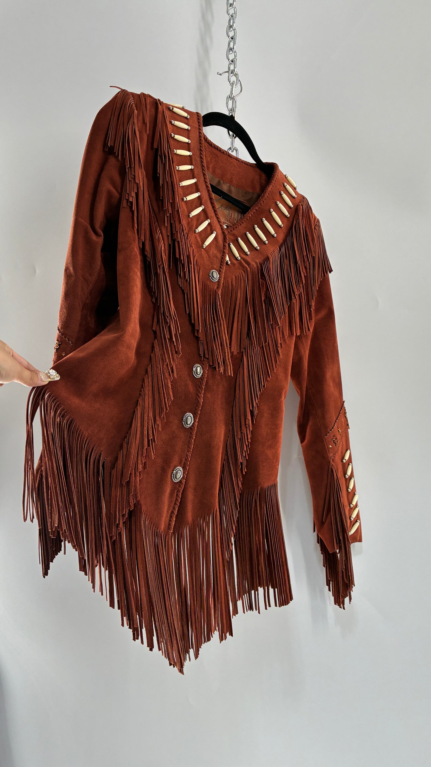Vintage 1970s Suede Made in Old Senora Mexico Rust Thick Heavy Duty Suede Leather Jacket with Pointed Hemline, Beaded Details and Fringe Design (8)