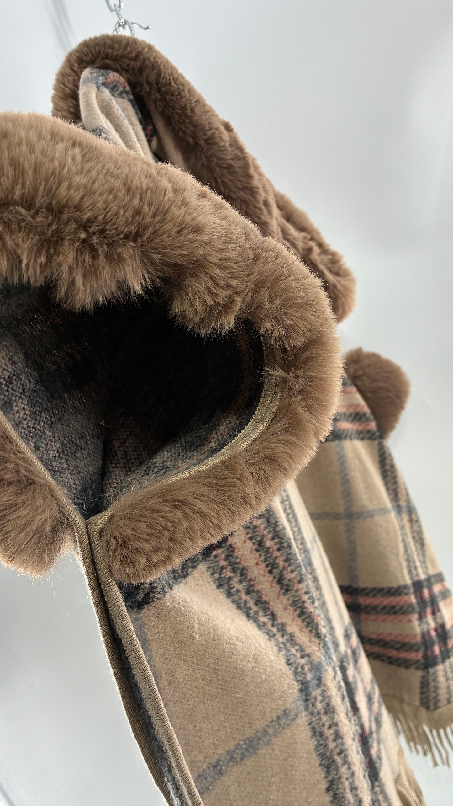 FADIVO NEW YORK Plaid Taupe Cape with Fur Trim and Tags Attached (OS)