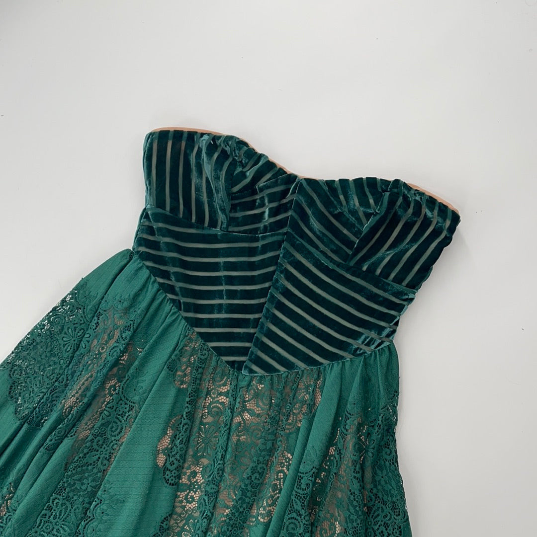 Free People Emerald Green Dress with Velvet Sweetheart Neckline Bustier Bodice with Scalloped Lace, Handkerchief Hem Skirt over Nude Underlay 
 (4)