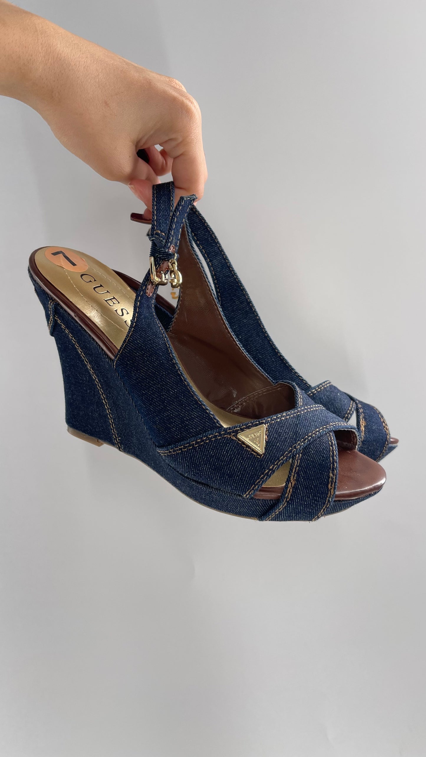 Vintage GUESS Dark Denim Jeans Wedges with Slingback Strap and Iconic Logo (7)