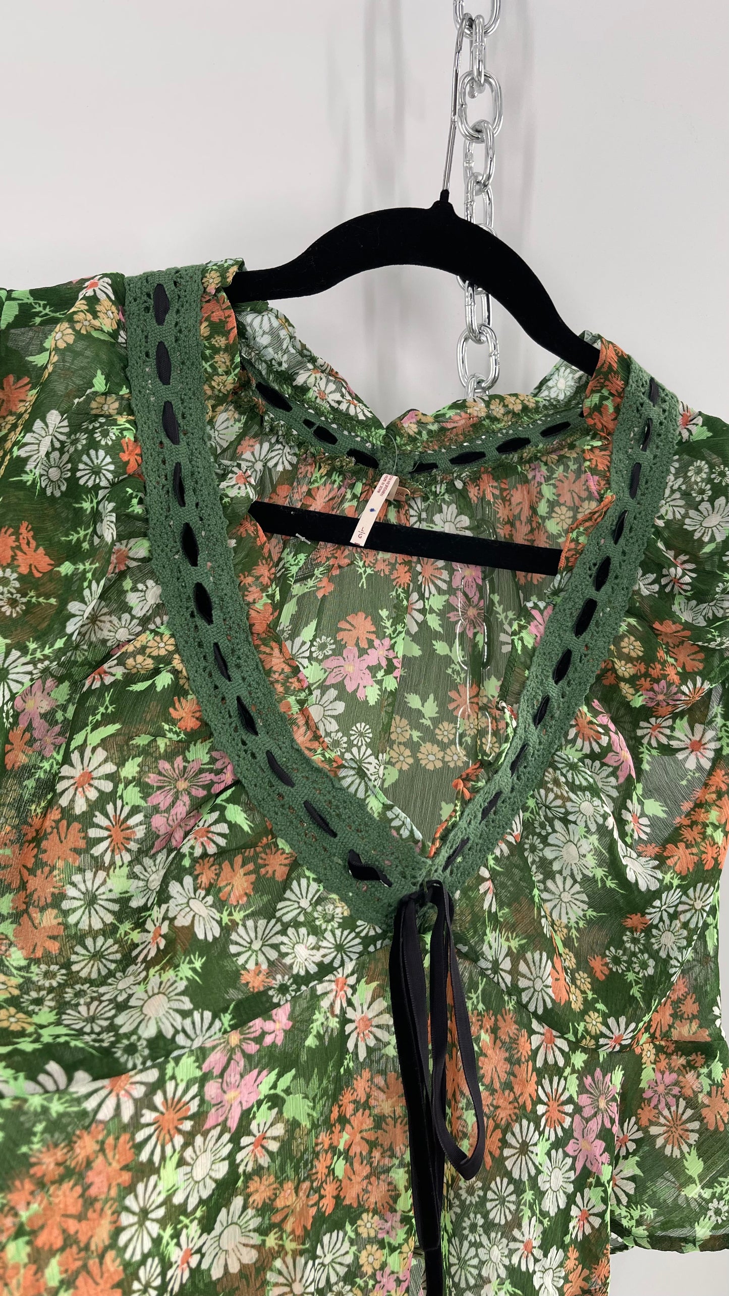 Free People Green Floral Blouse with Green Lace Neckline and Black Velvet Ribbon (Large)