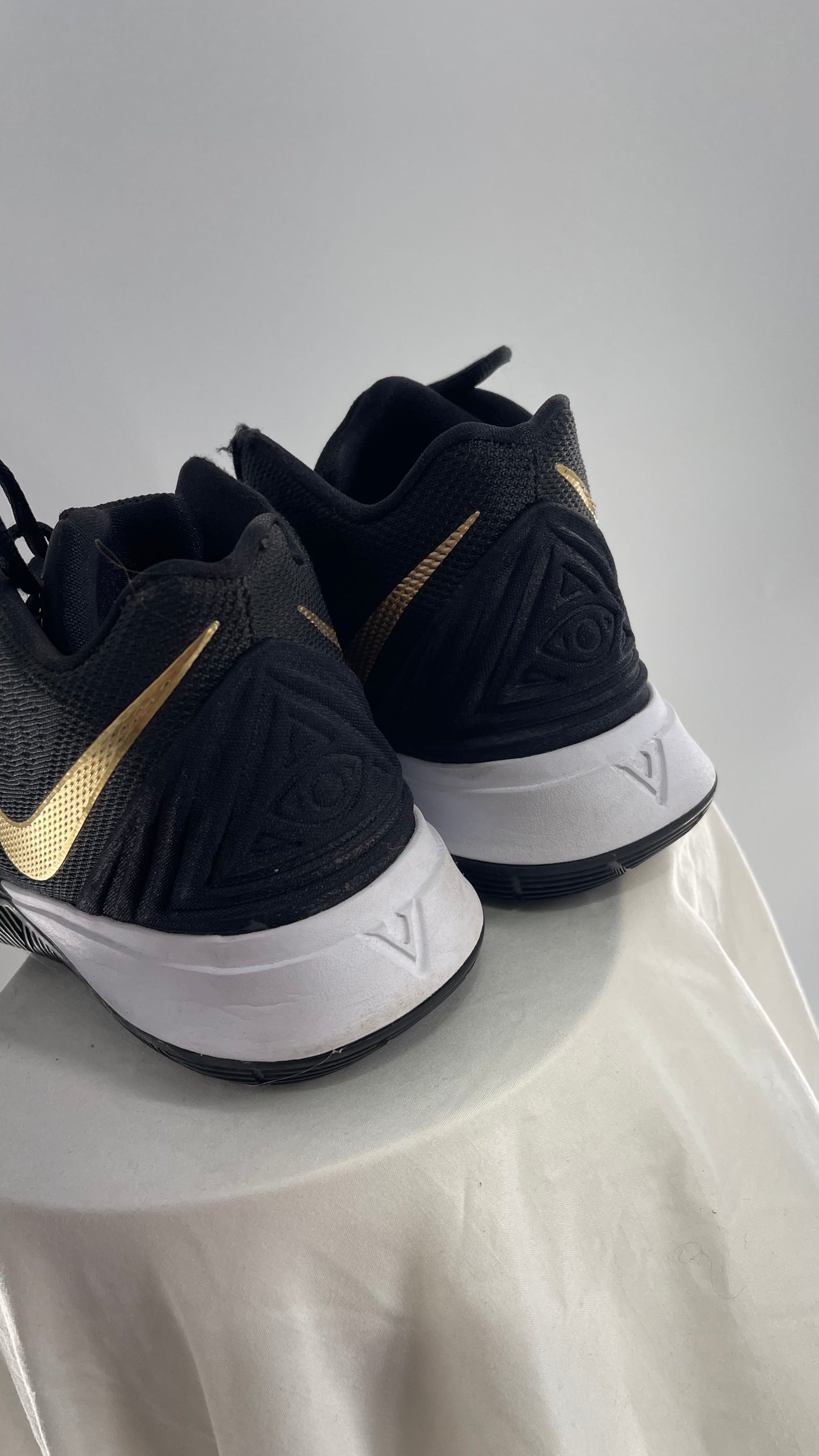 Nike Kyrie 5 Black Metallic Gold (9.5)