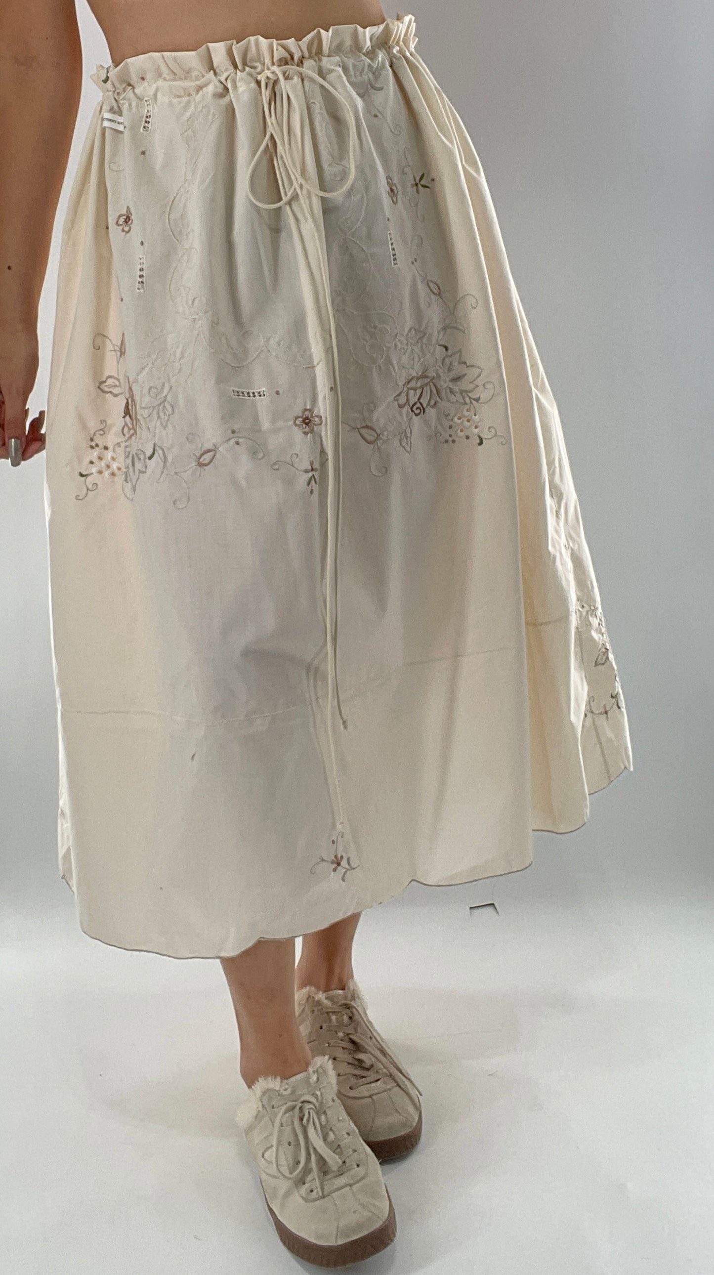 Custom Handmade Vintage Embroidered Off White Soirée Skirt (One Size)