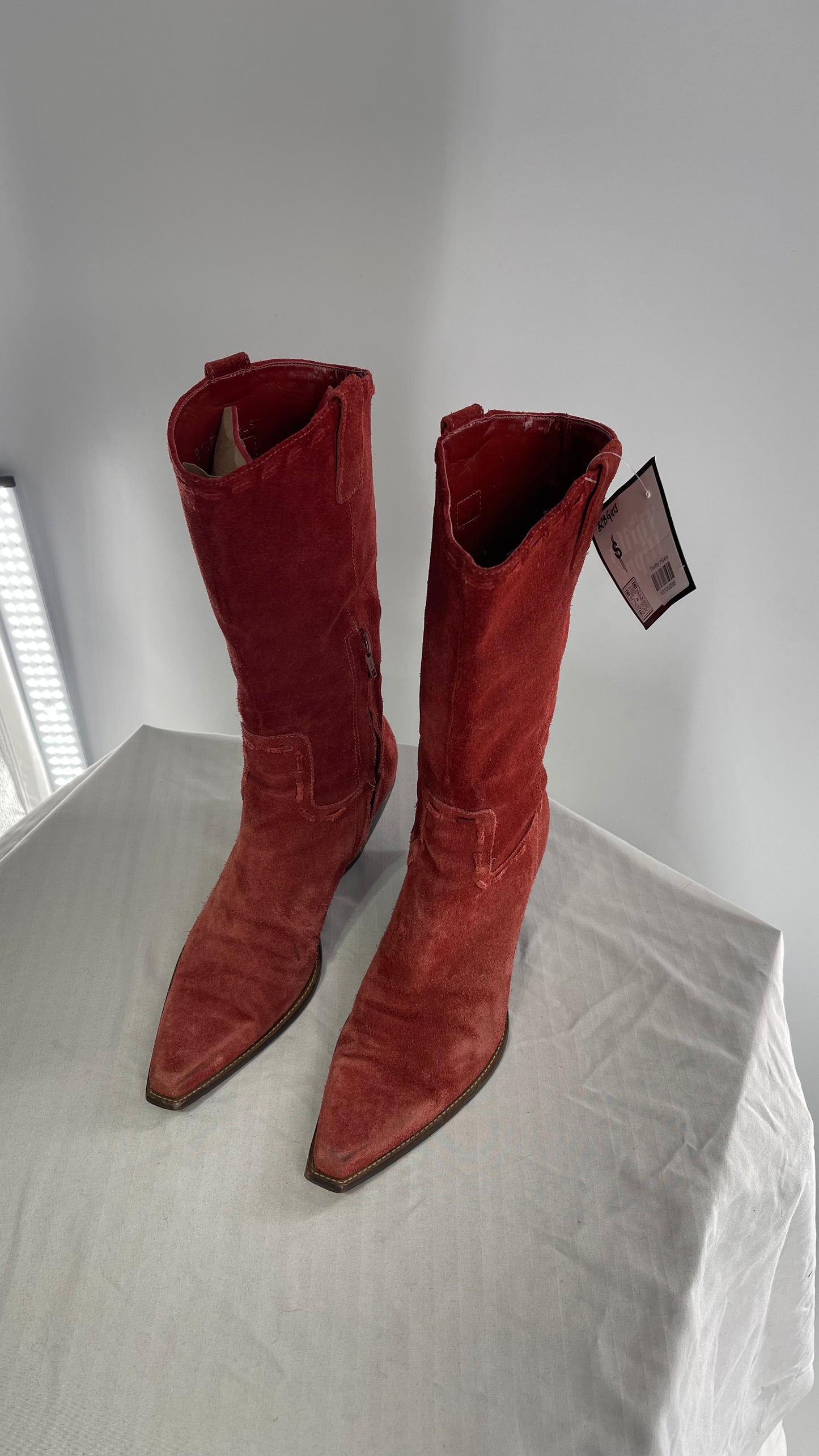 Vintage BCBG Red/Burnt Orange Pointed Toe Cowboy Boots (7)