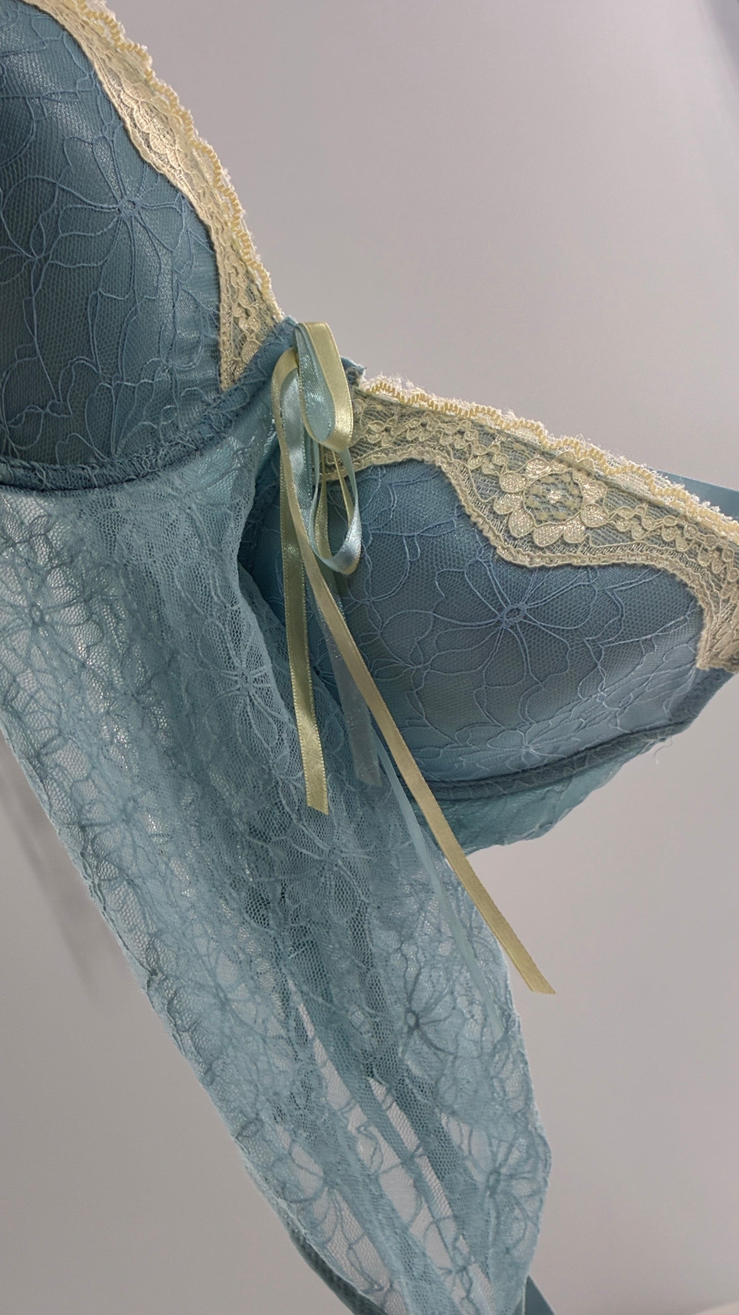 Vintage Donna L’orén Baby Blue Corset with Stretchy Lace Bodice  (36B)