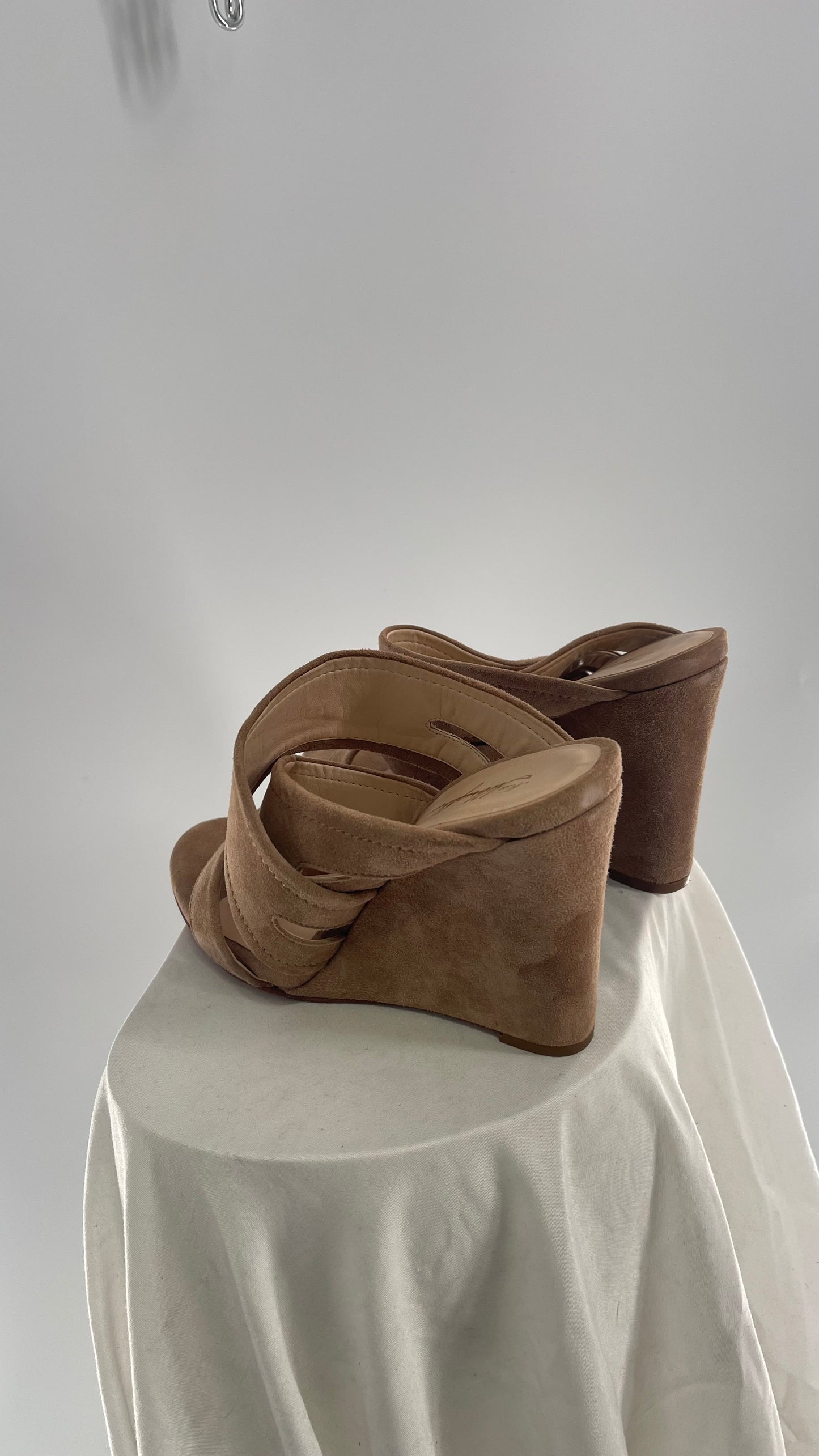 Ms.Albright Anthropologie Tan Suede Leather Strappy Wedge Heel (41)