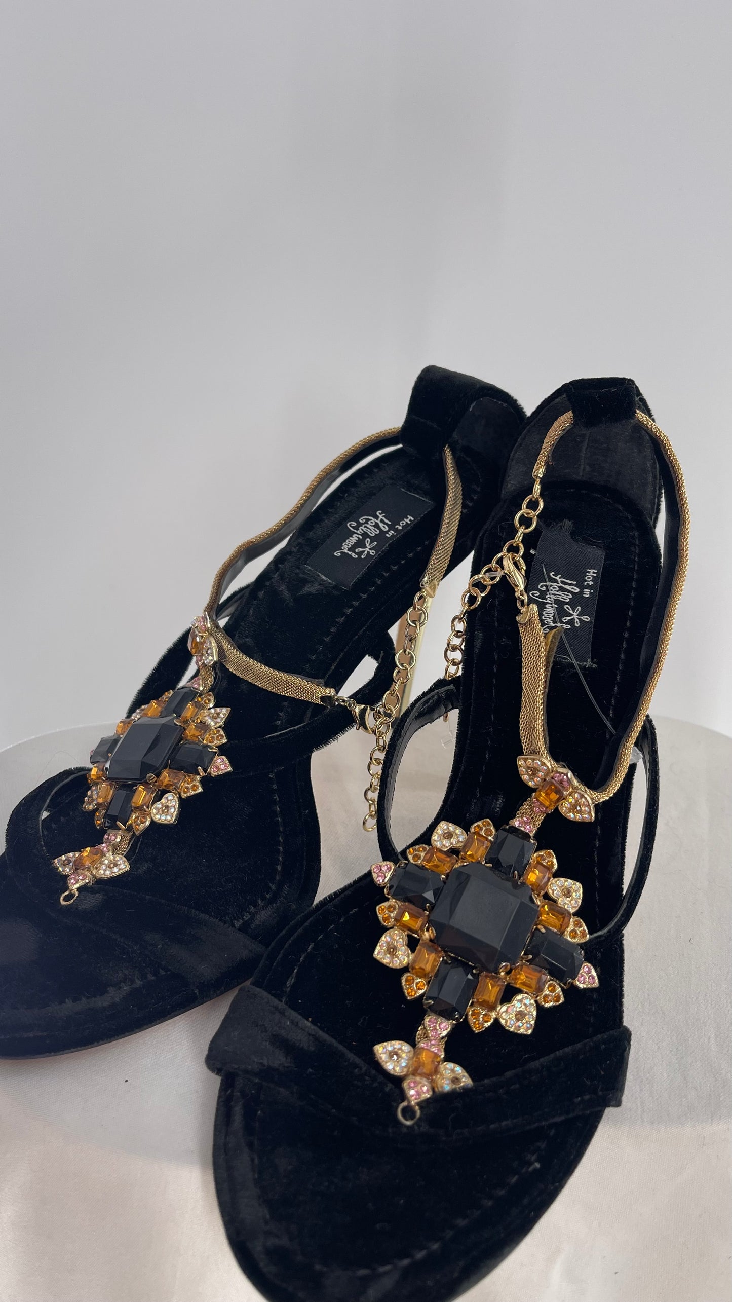 Hot in Hollywood Vintage 1990s Black Velvet Heel with Jewel Anklet (7)