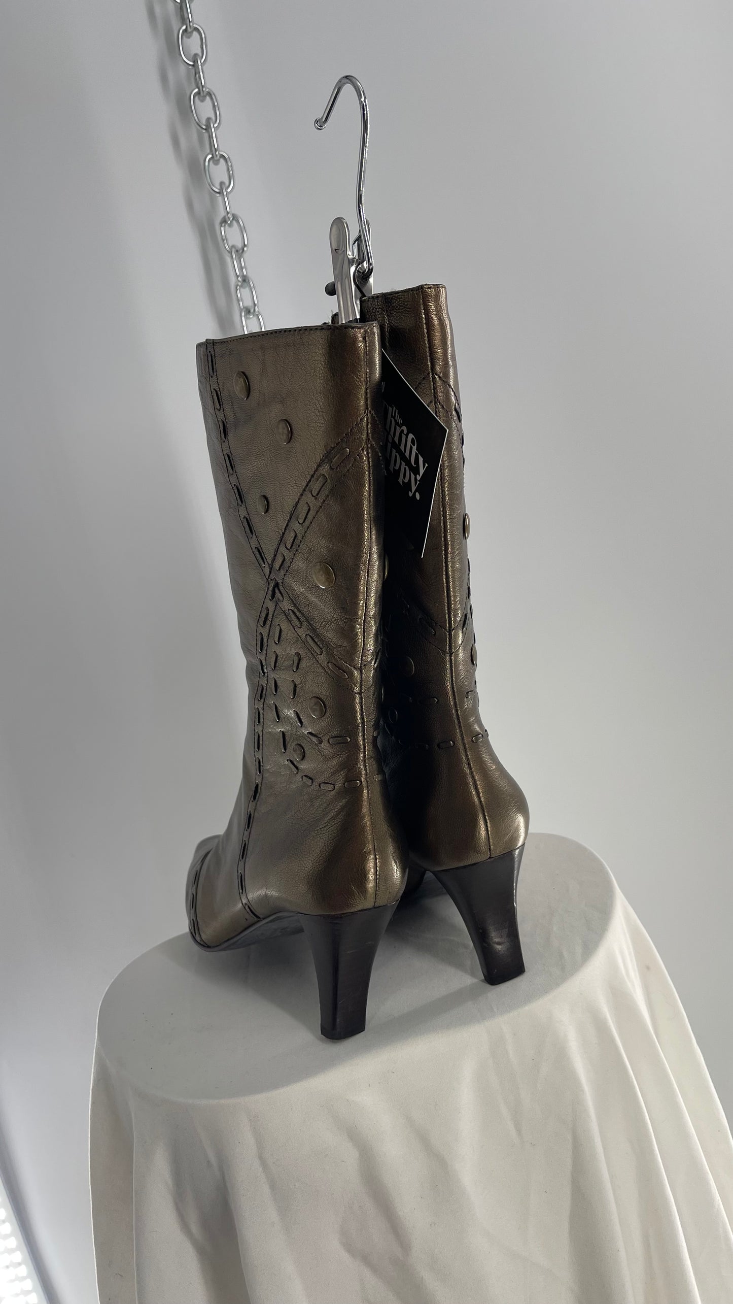 Vintage BANDOLINO Bronze Metallic Pointed Toe Boots with Leather Stitching and Studded Details (7)