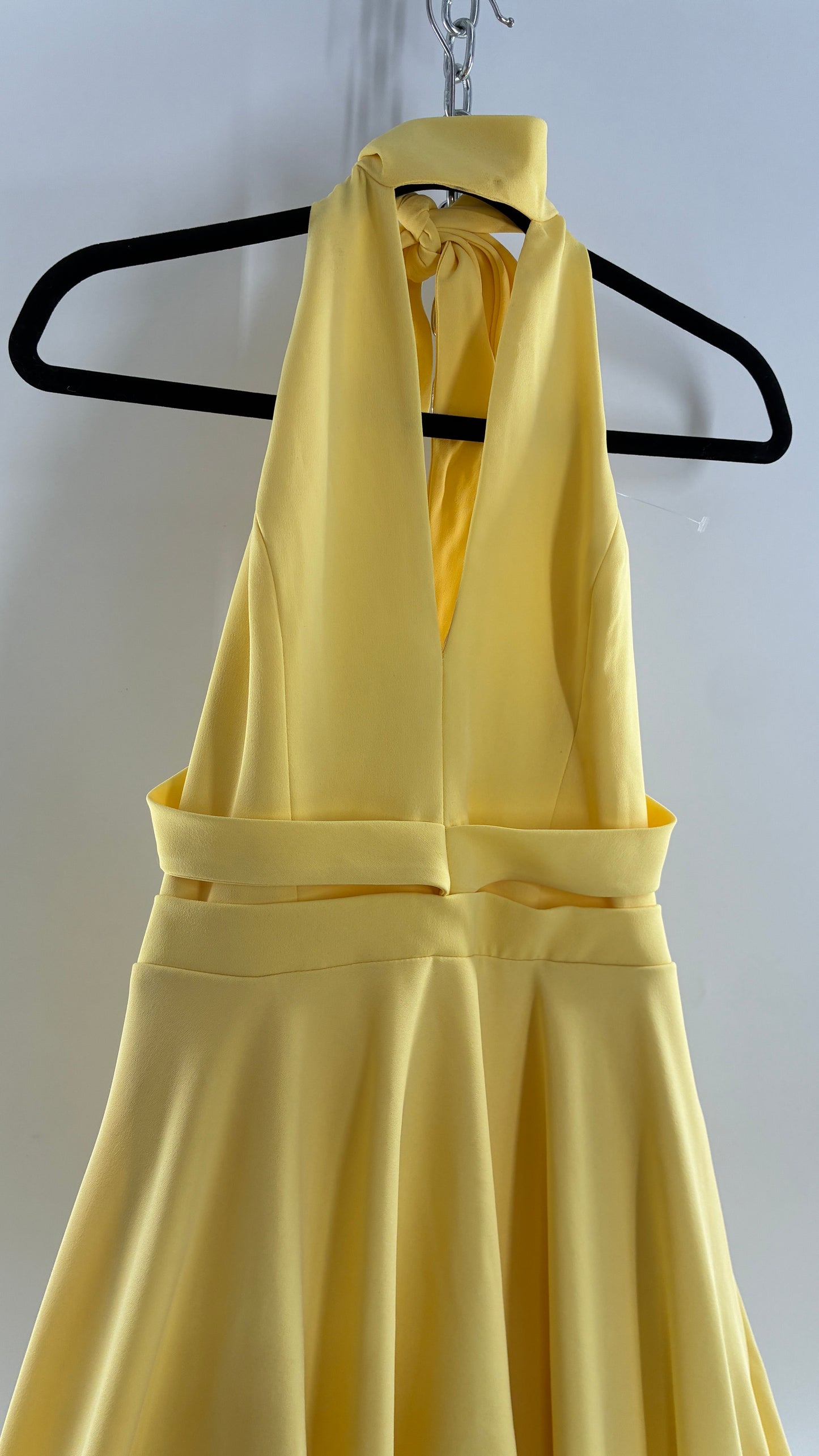 BLACK HALO Yellow High Neck Open Back 1950s Style Circle Skirt Dress with Tags Attached (8,10)