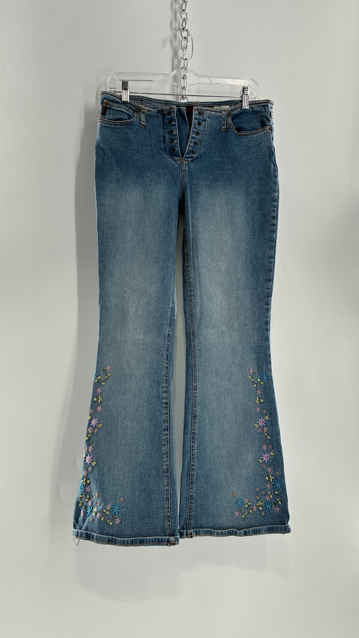 Vintage MUDD Light Wash, Low Rise Jeans with Grommet Waistband and Embroidered Florals (11)