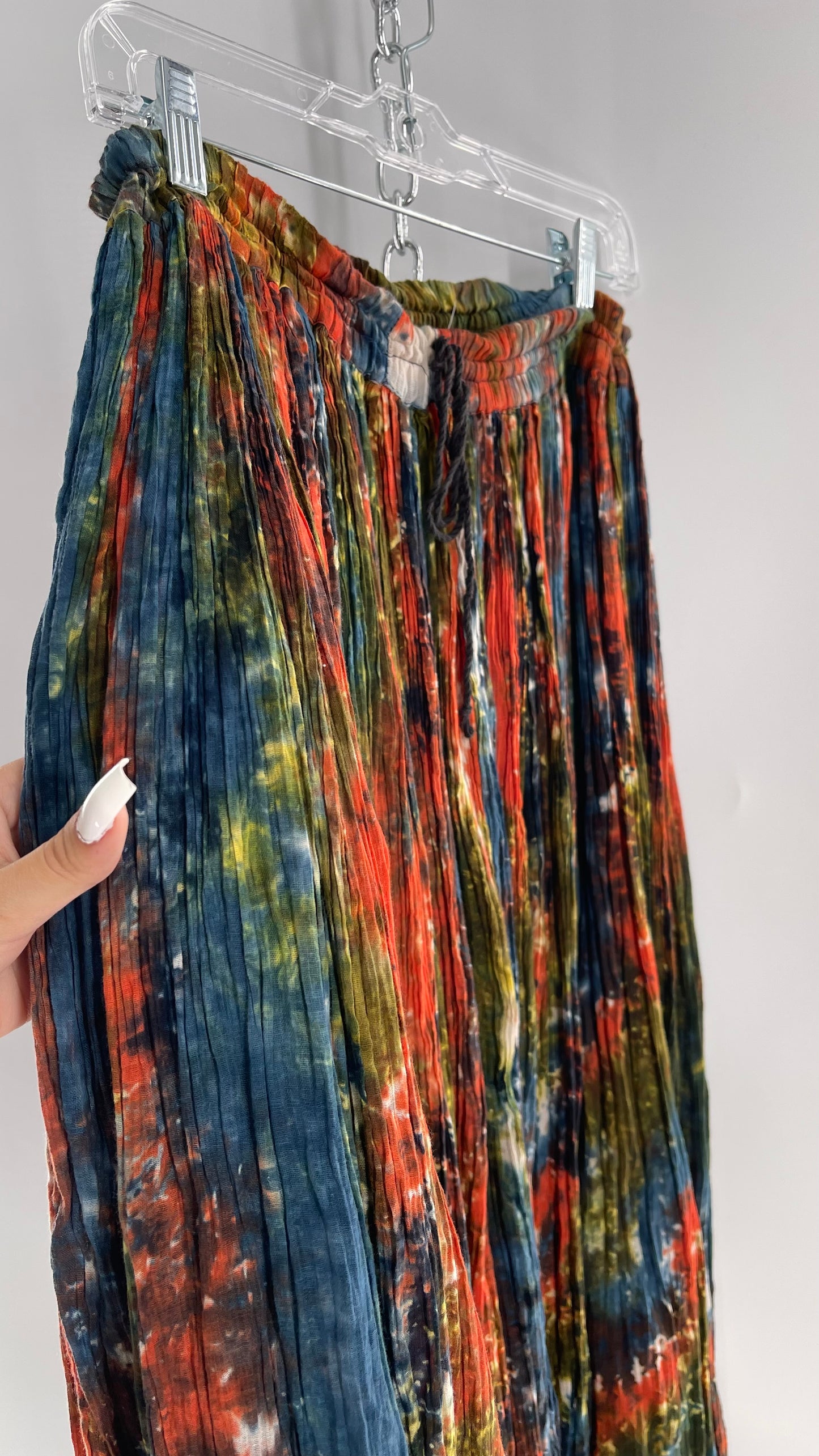Vintage 1970s Bohemian Tie Dye Voluminous Pleated 100% Cotton Skirt (One Size)