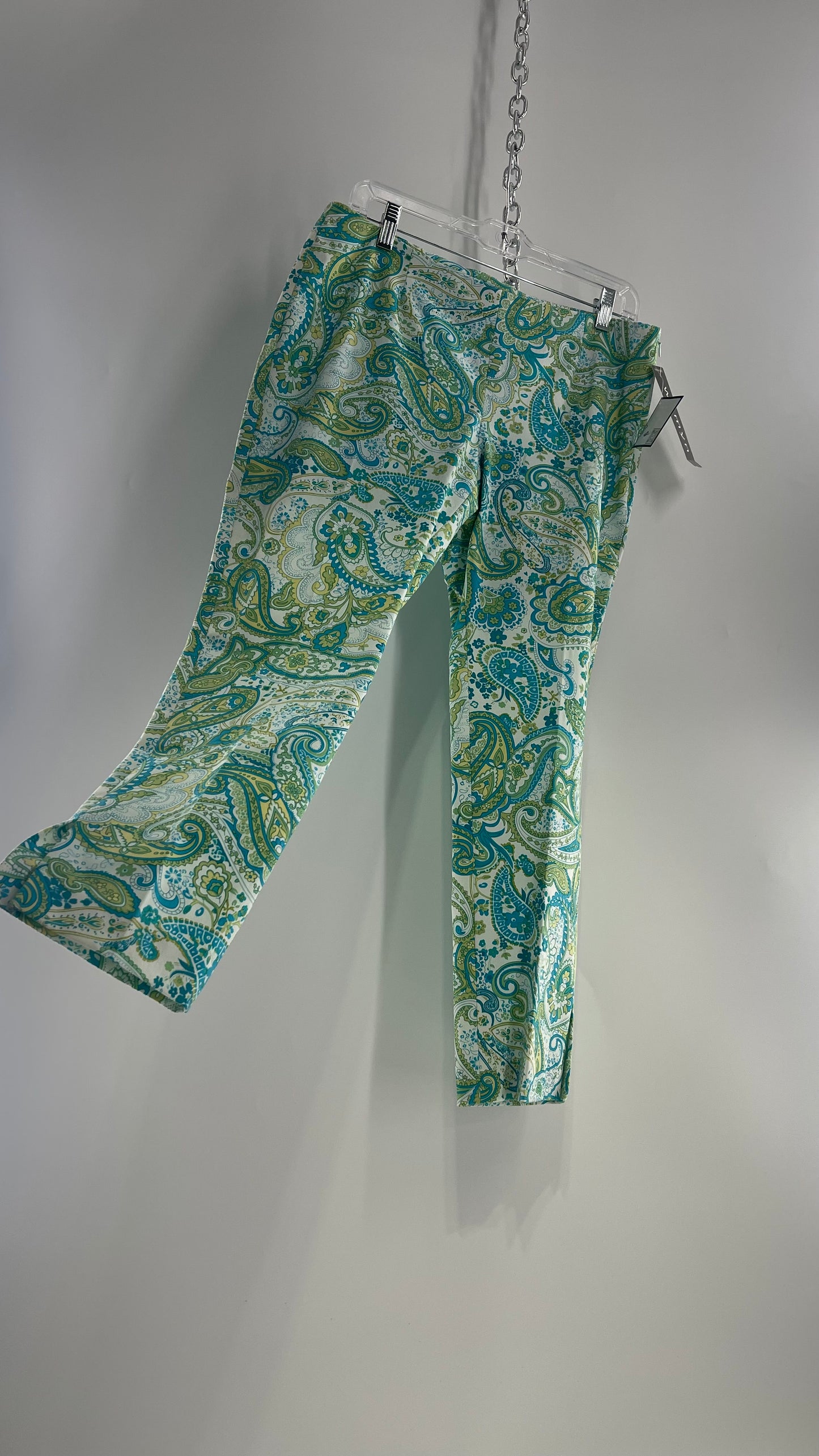 VINTAGE WOMYN Blue Green Paisley Patterned 1990s Capris with Tags Attached (14)