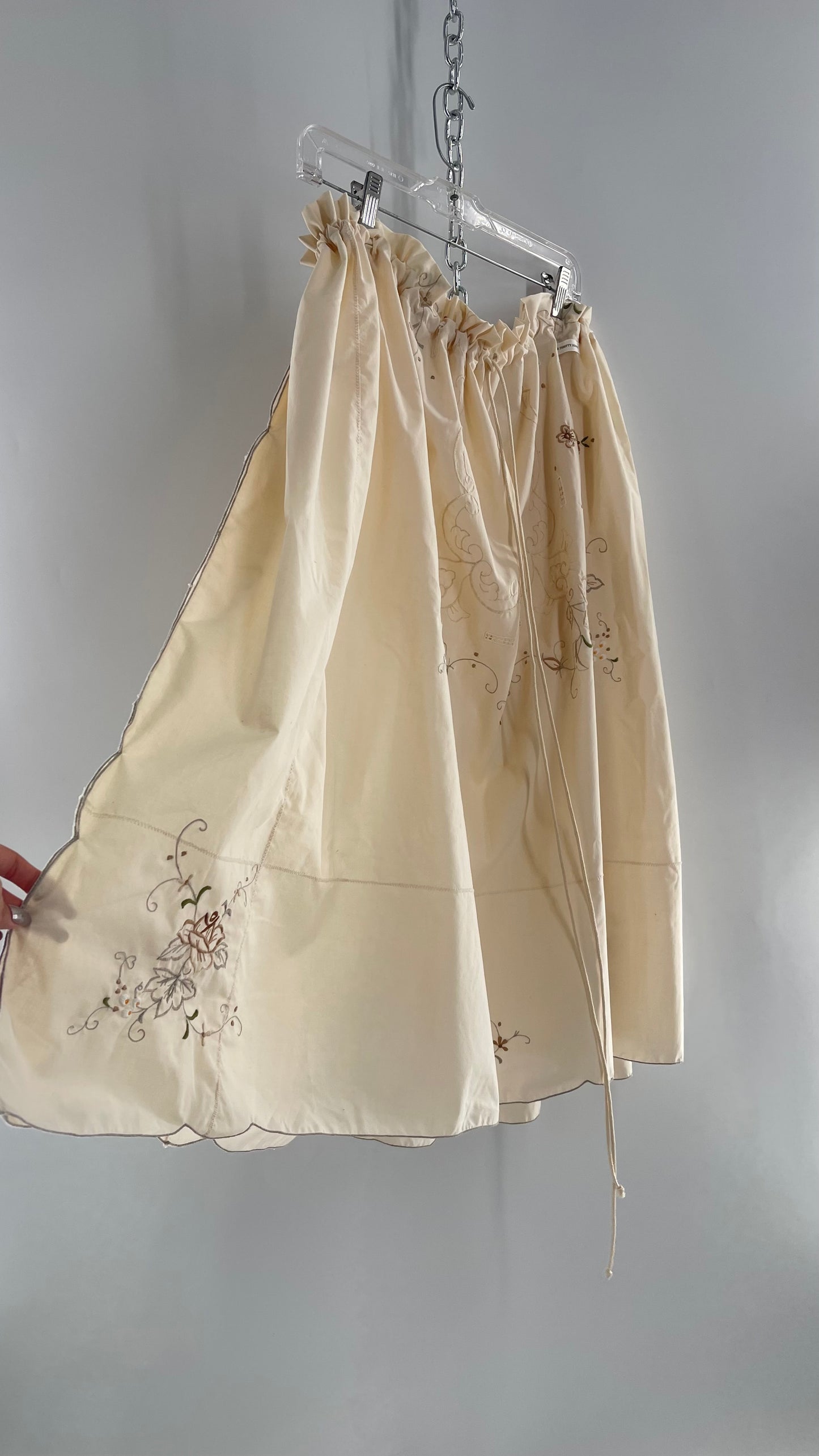 Custom Handmade Vintage Embroidered Off White Soirée Skirt (One Size)