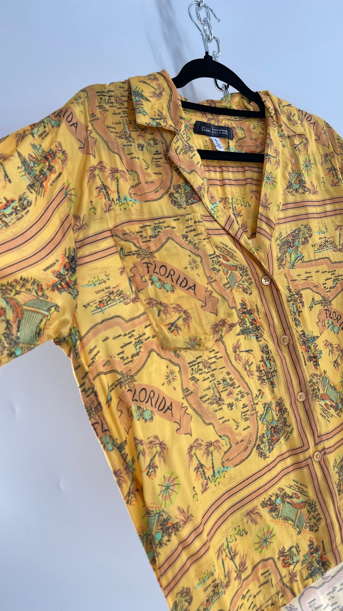 Urban Outfitters Yellow Old School Map of Florida Men’s Button Up (Small)