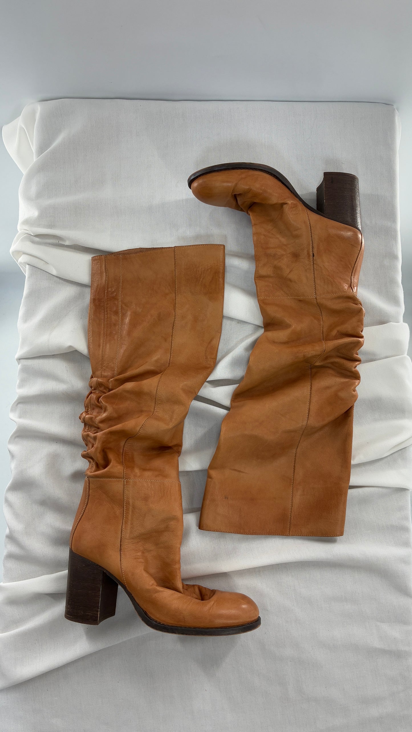 Vintage FREE PEOPLE Elle Tall Round Toe Scrunch Back Leather Boots Made in Portugal (38)