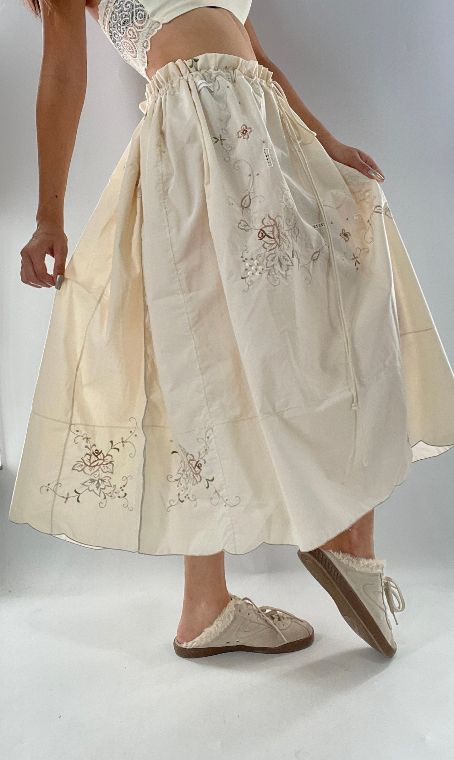 Custom Handmade Vintage Embroidered Off White Soirée Skirt (One Size)