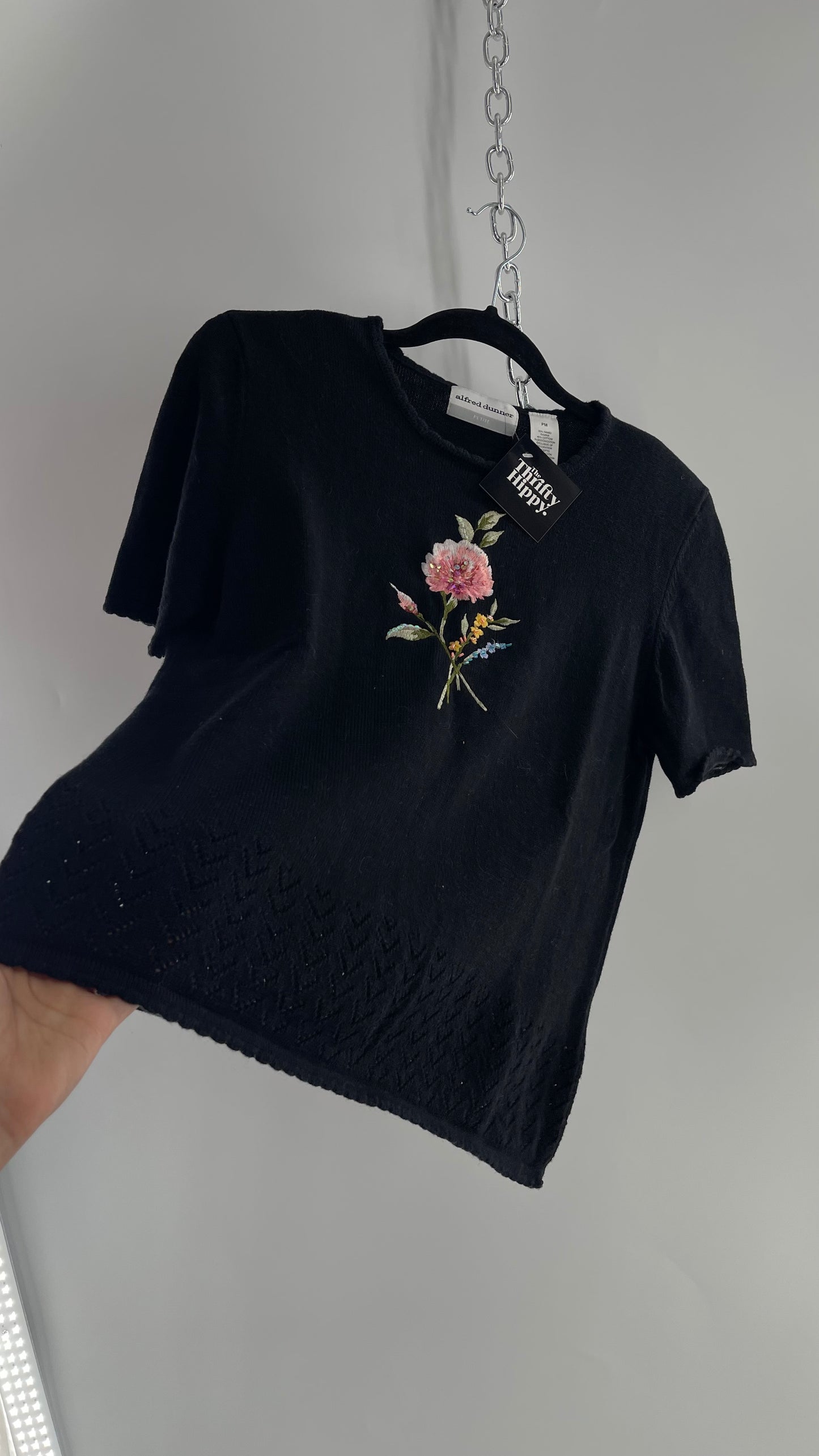 Vintage Alfred Dunner Black Embroidered Bouquet Top with Perforated Hem (Medium)