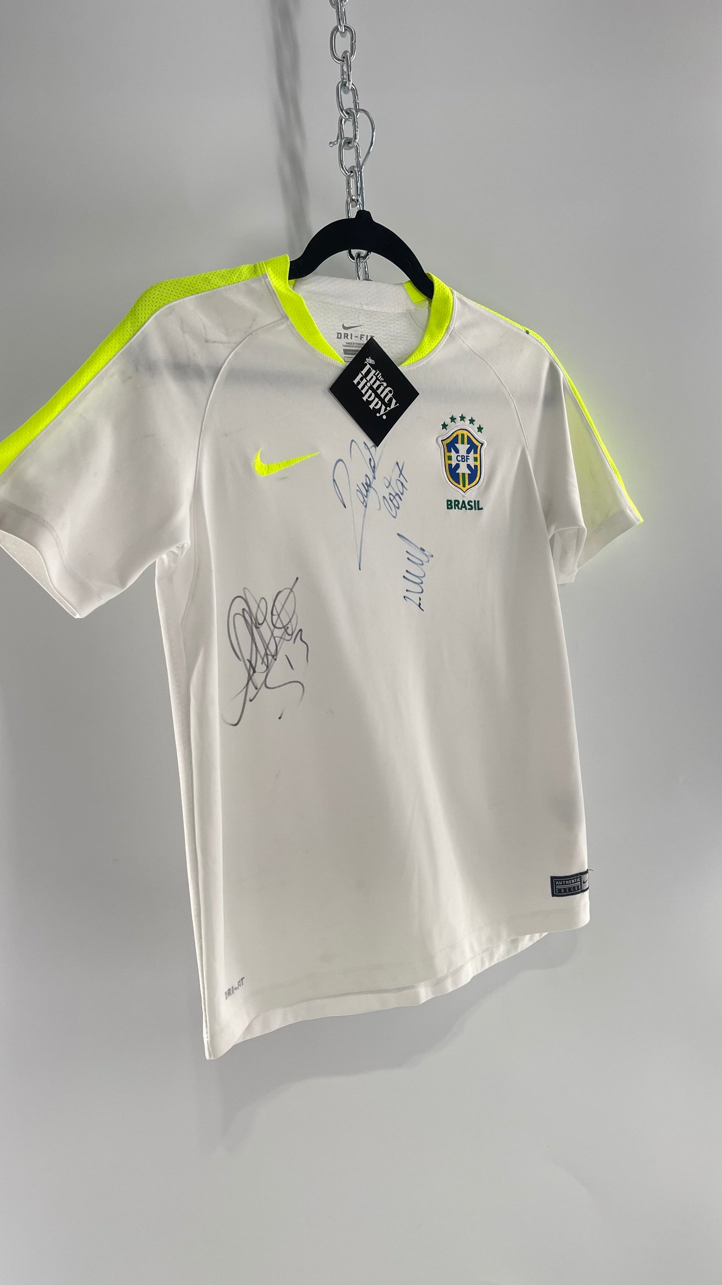 Vintage Nike Brasil CBF Jersey with Chelsea Player DIEGO COSTA, WILLIAN, and OSCAR Signatures (Large)