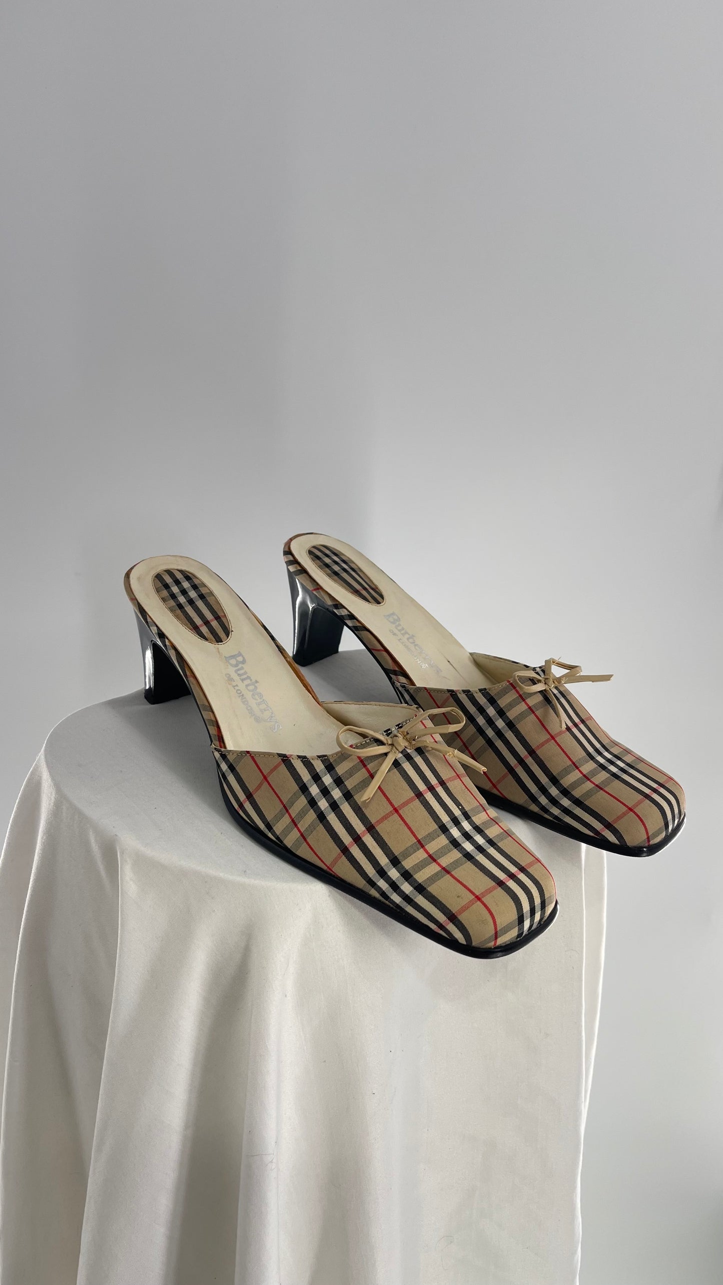 Vintage Rare Burberry Plaid Patterned Kitten Heel (10)