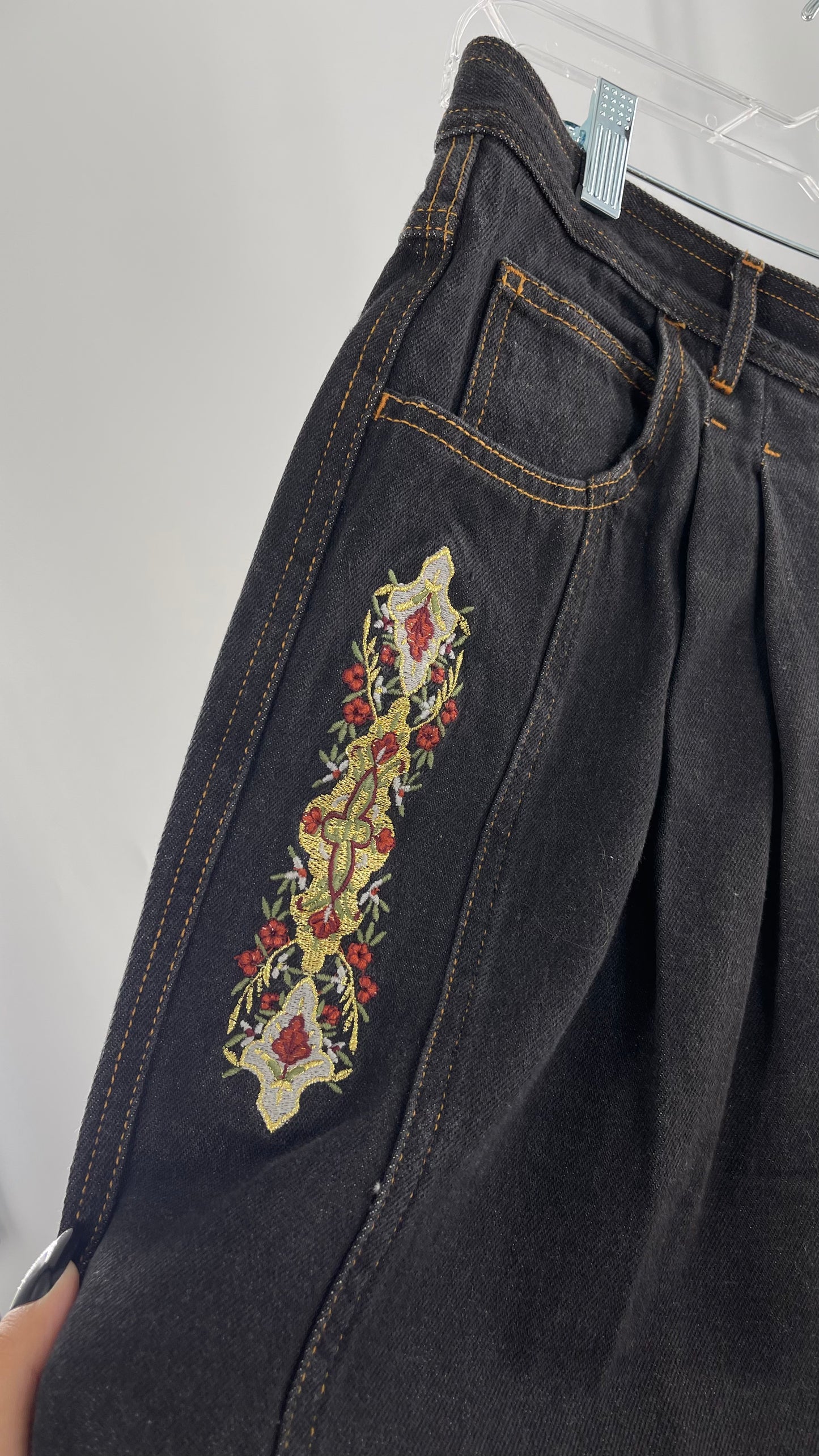 Vintage TOGETHER Basics Dark Gray 80s/90s Tapered, Pleated Waist Old School Embroidered Jeans (14)
