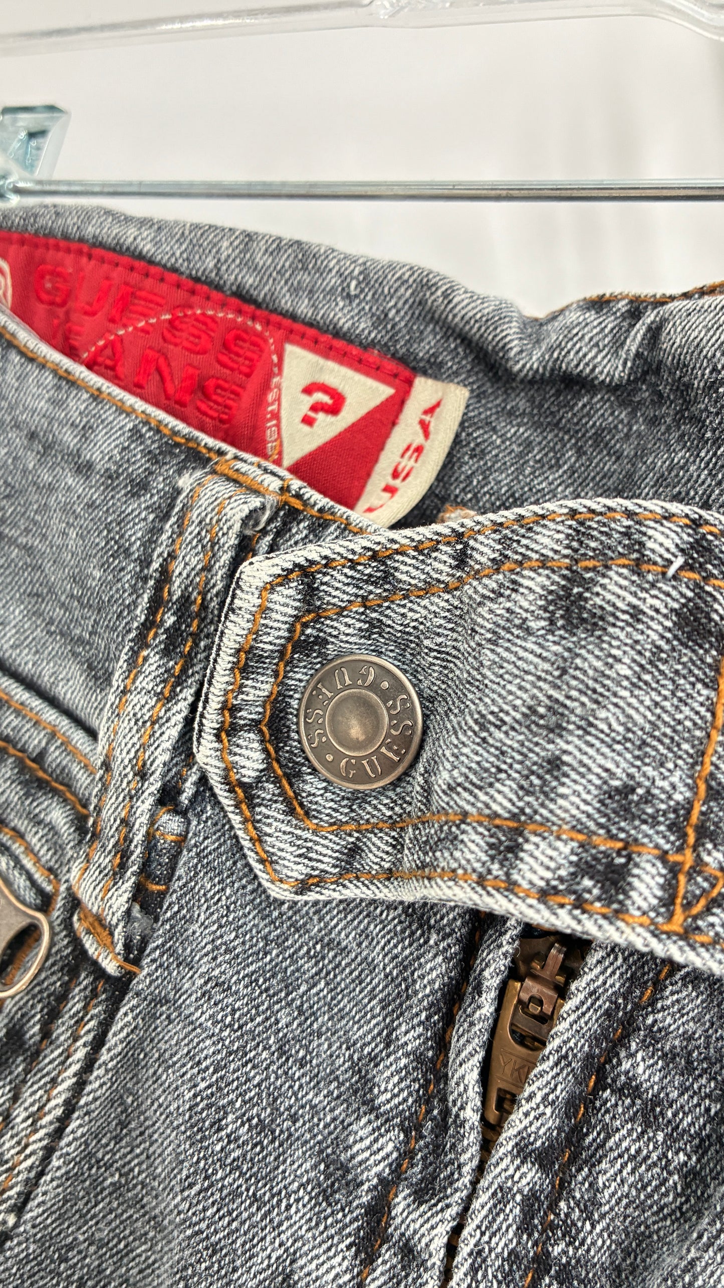 Vintage GUESS JEANS Stone Wash Jeans with Front Zipper Closure (30)