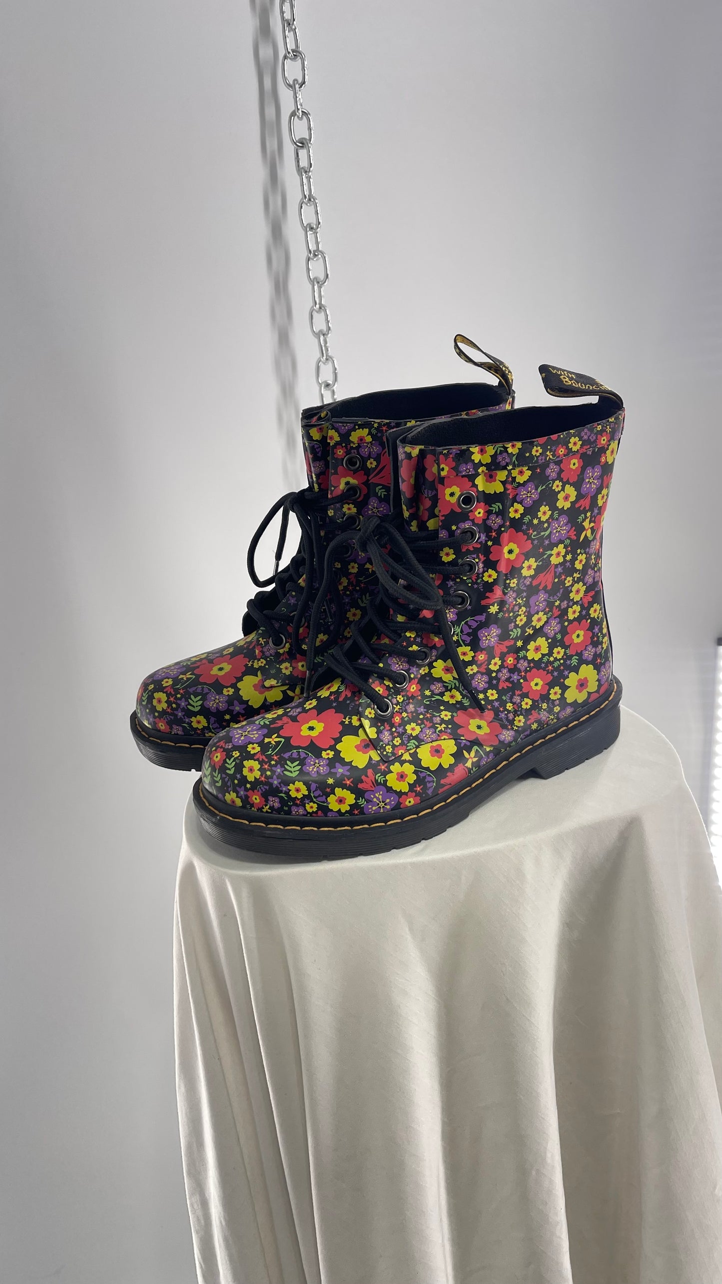 Doctor Martens Flower Printed Rubber Boots (9L 8M)