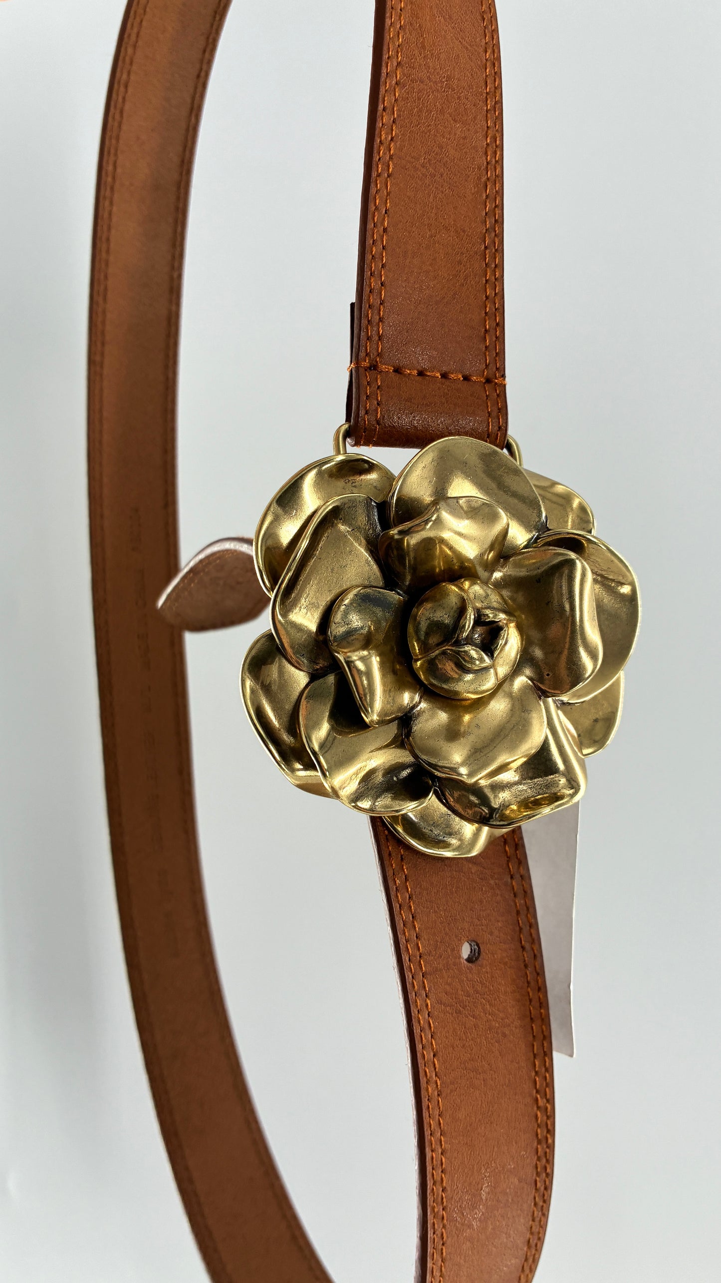 Deadstock Vintage AIMEE LYNN Genuine Leather Belt with Oversized Gold Metal Rosette (M/L)