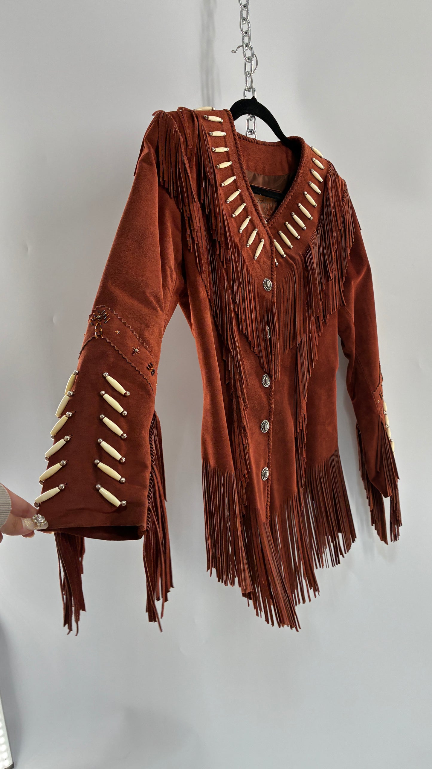 Vintage 1970s Suede Made in Old Senora Mexico Rust Thick Heavy Duty Suede Leather Jacket with Pointed Hemline, Beaded Details and Fringe Design (8)