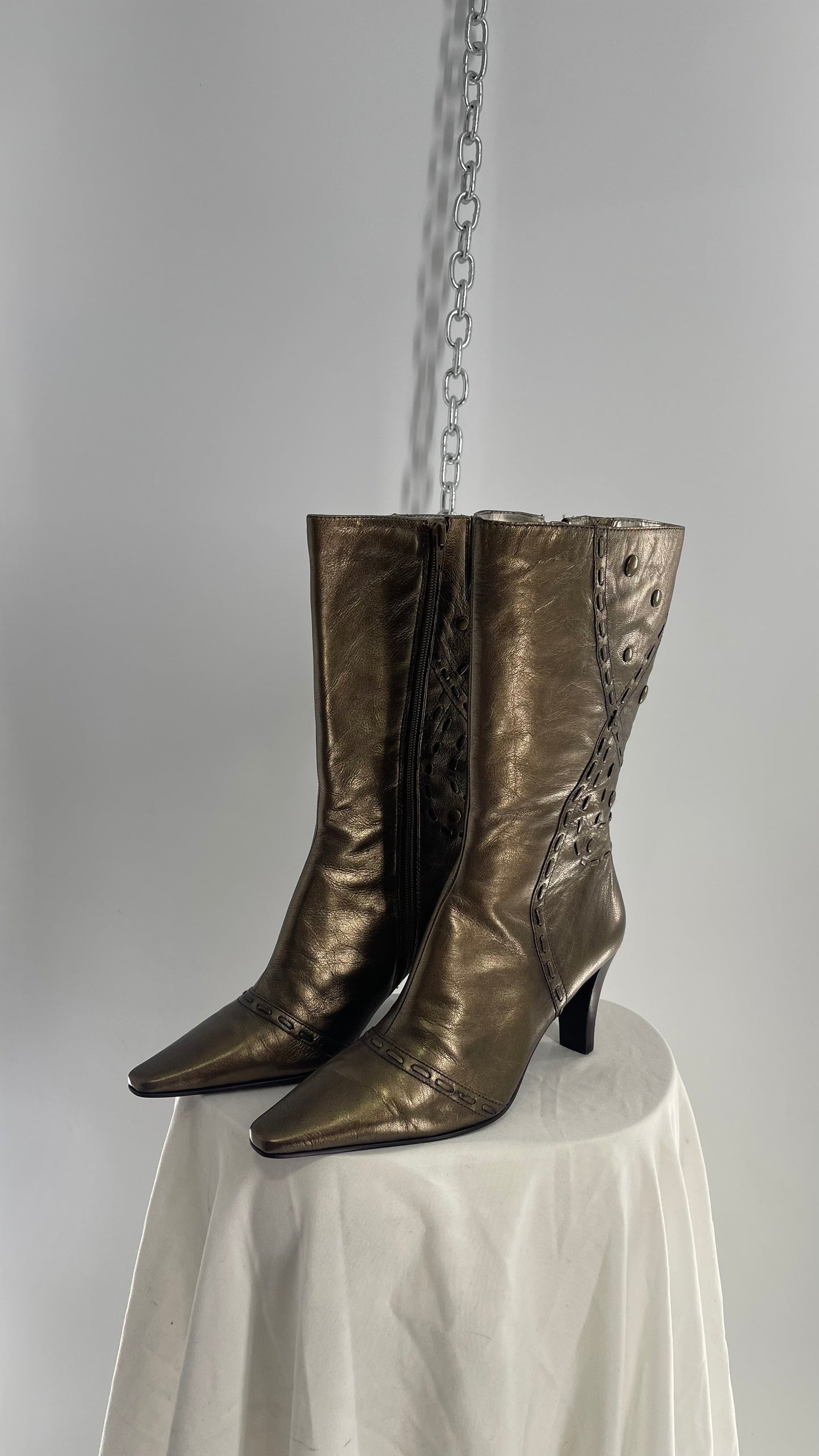 Vintage BANDOLINO Bronze Metallic Pointed Toe Boots with Leather Stitching and Studded Details (7)