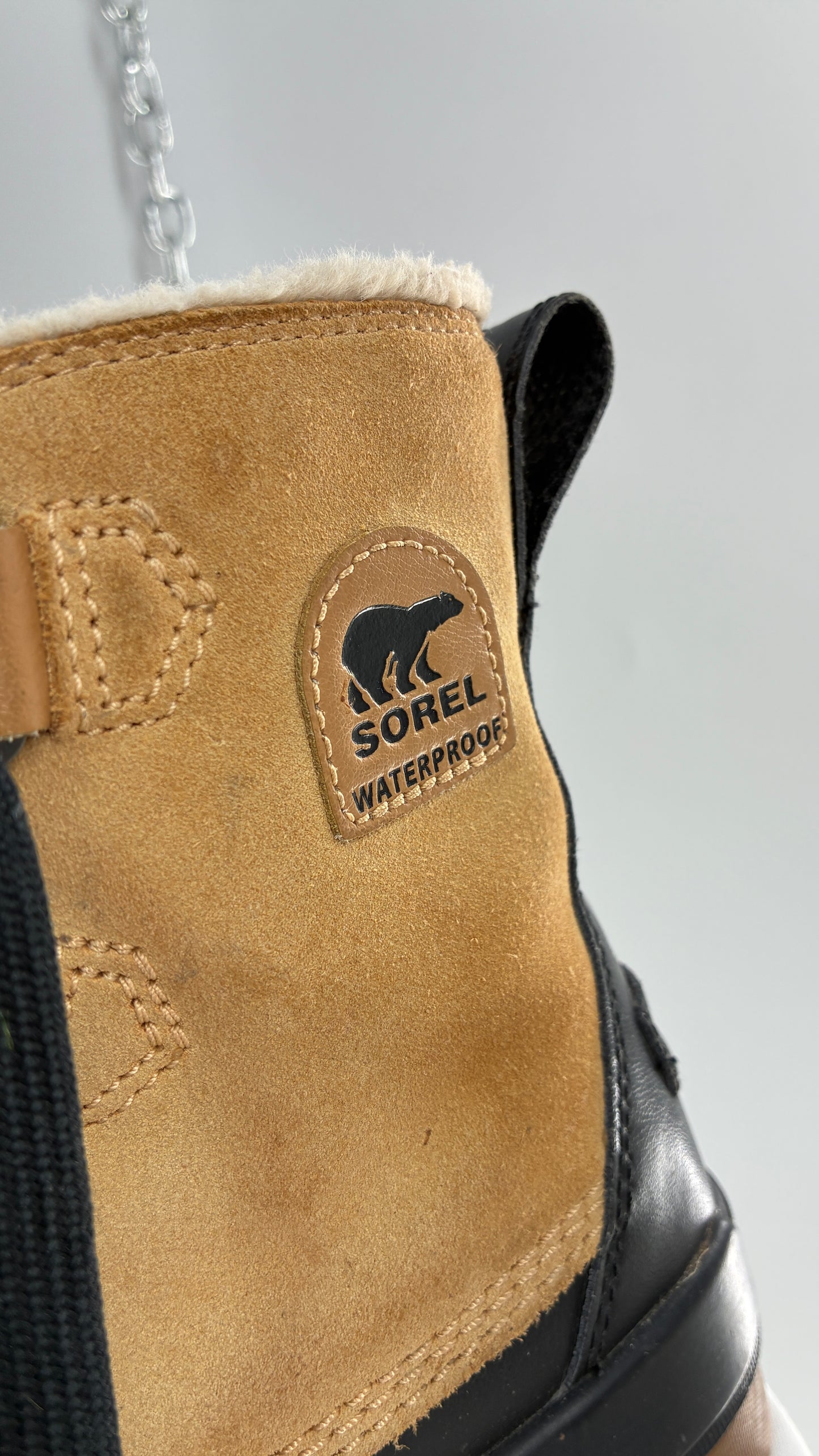 SOREL Tivoli Boots Tan with Thick Black Laces (7.5)