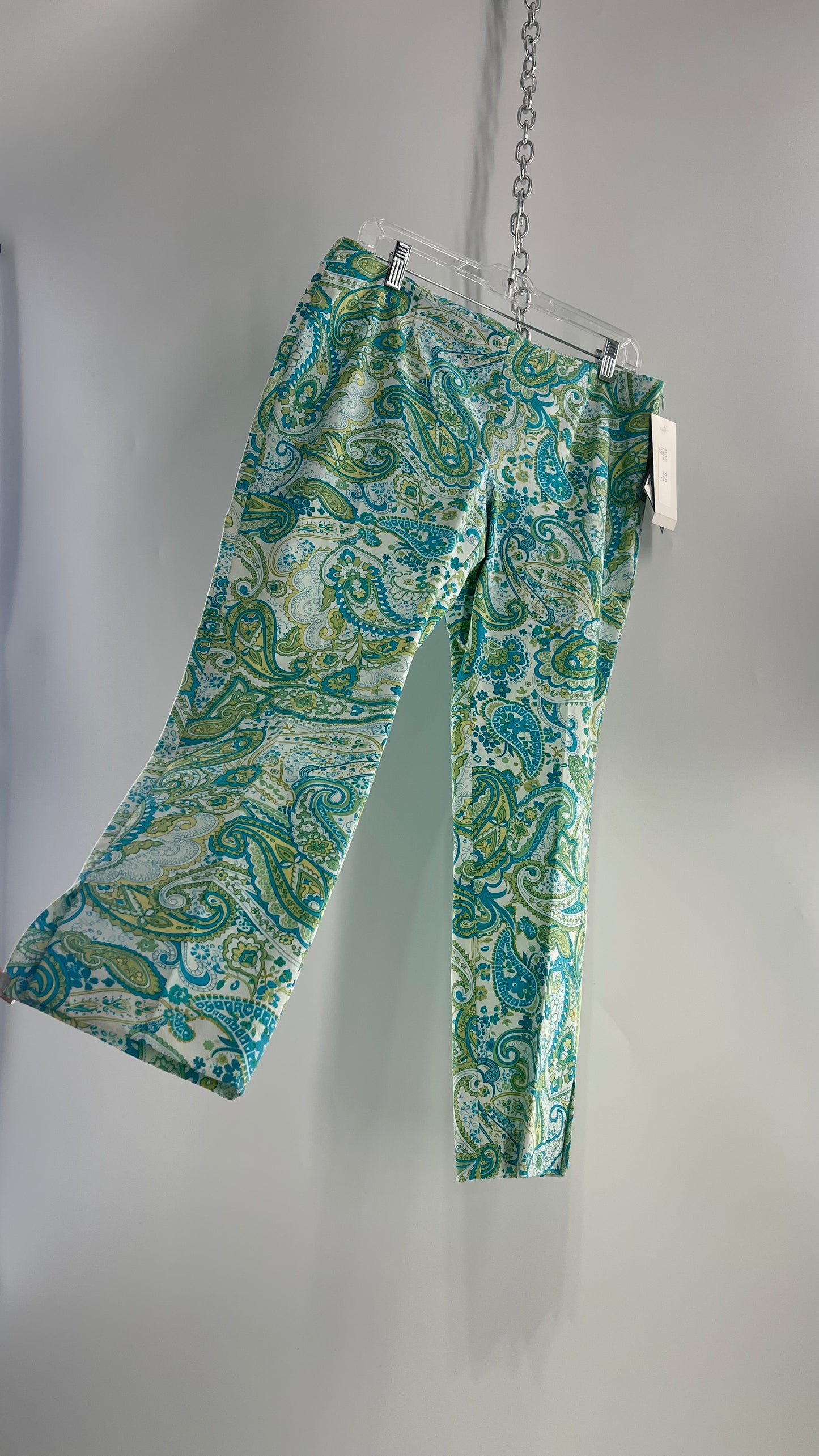 VINTAGE WOMYN Blue Green Paisley Patterned 1990s Capris with Tags Attached (8)