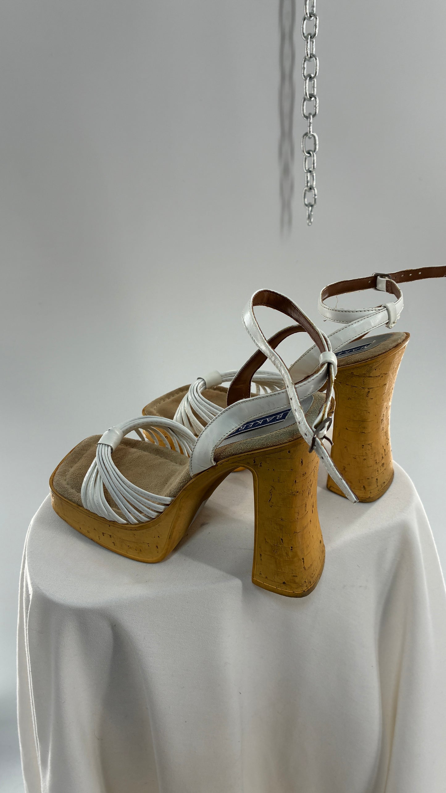 Vintage 1990s Baker Square Toe Block Heel White Platform Sandal Heel (8)