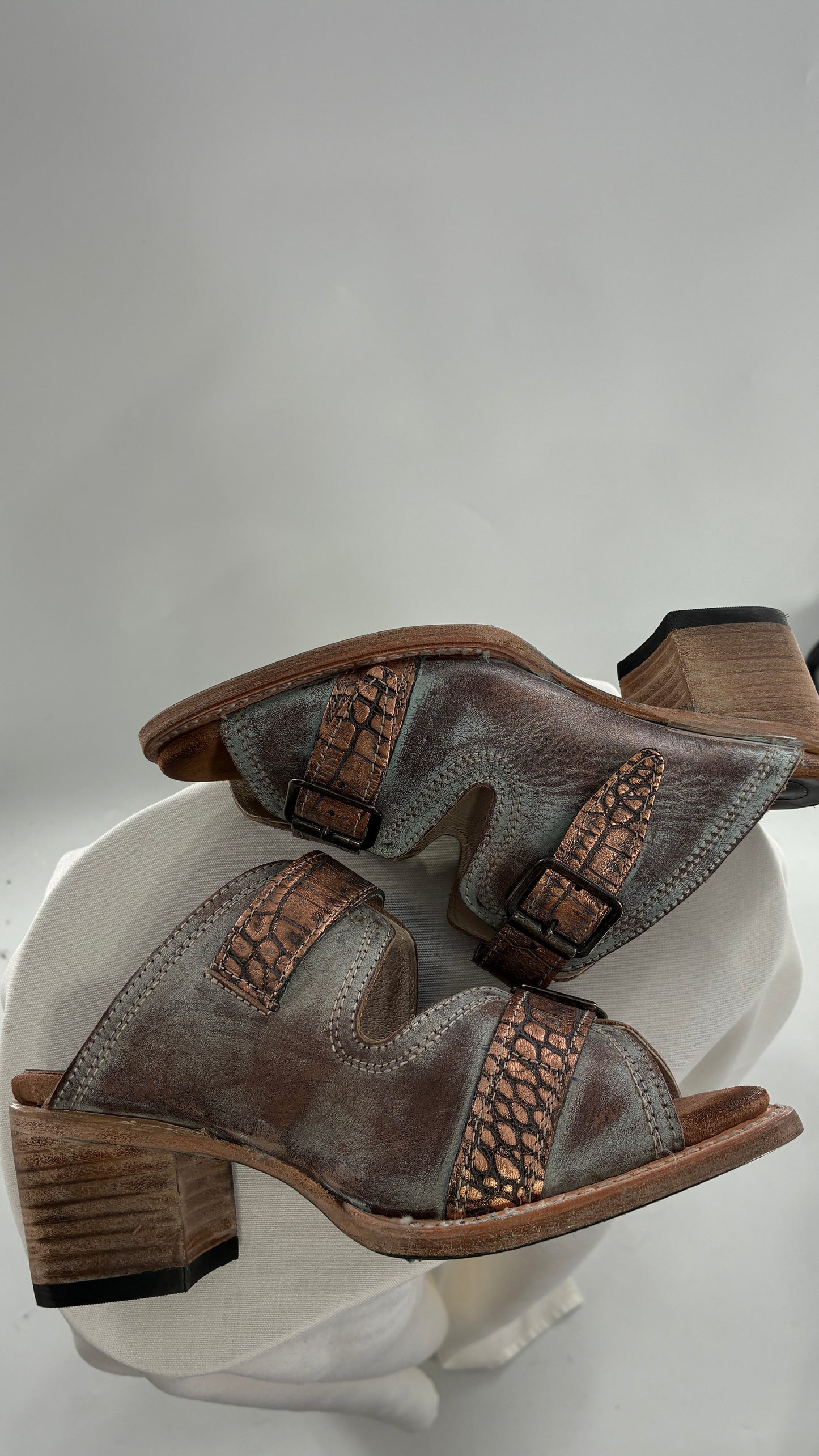 Free Bird Caprice Leather Sandal with Bronze Embossed Straps and Stamped Sole Made in Mexico (7)