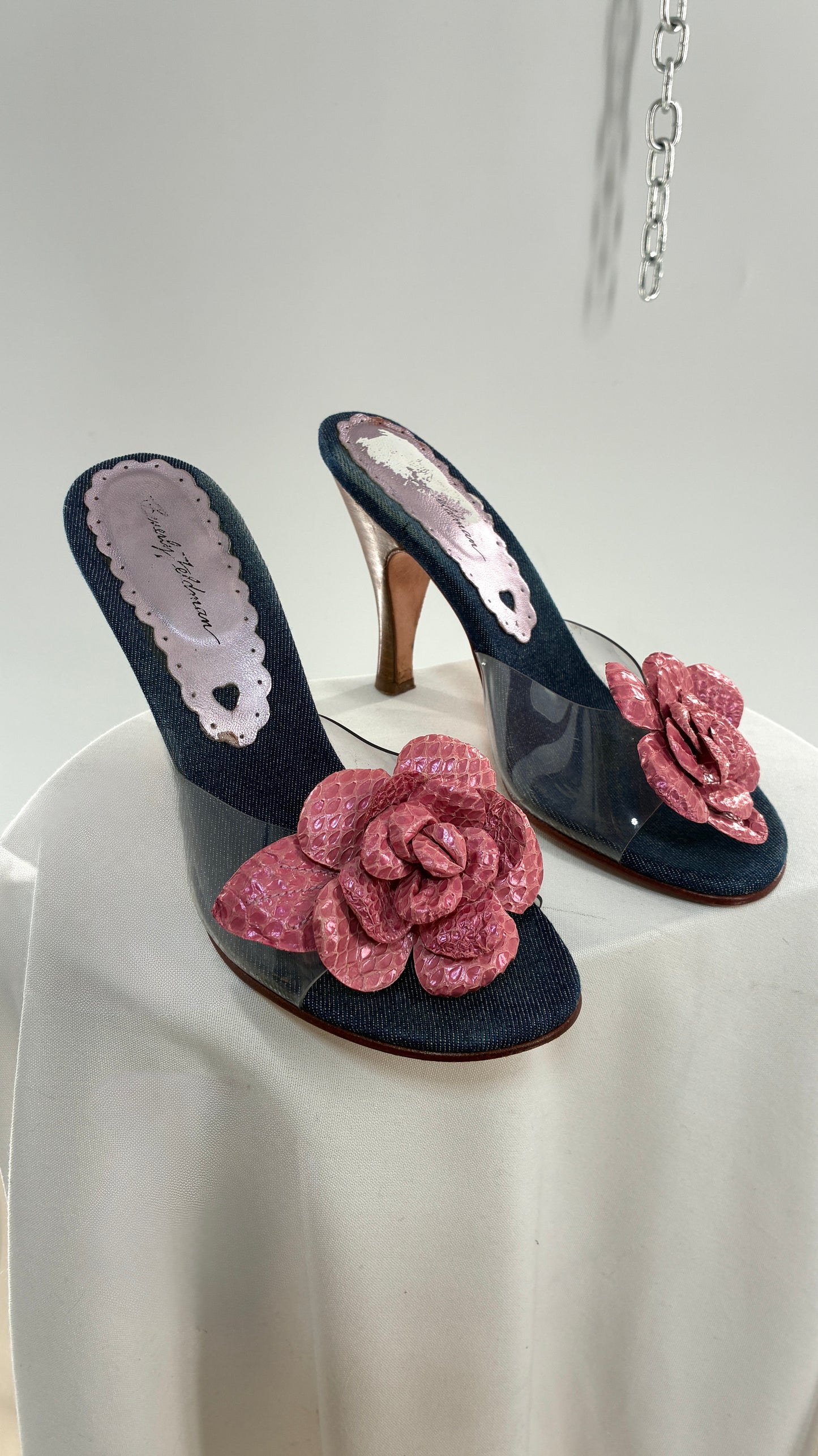 Vintage BEVERLY FELDMAN Jean Heel with Pink Floral Appliqué (8)