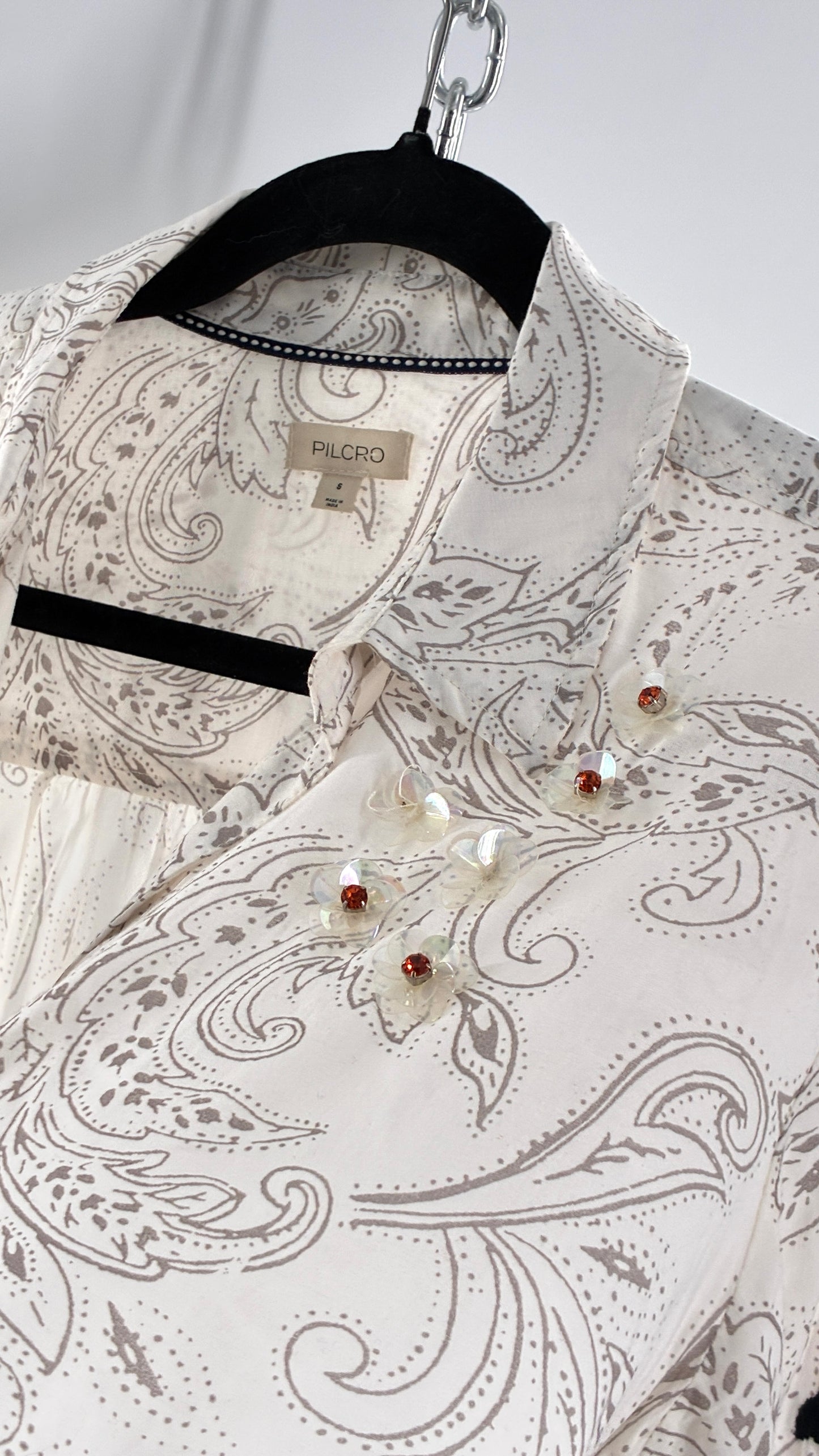 PILCRO Anthropologie Embroidered Appliqué Button Up (Small)