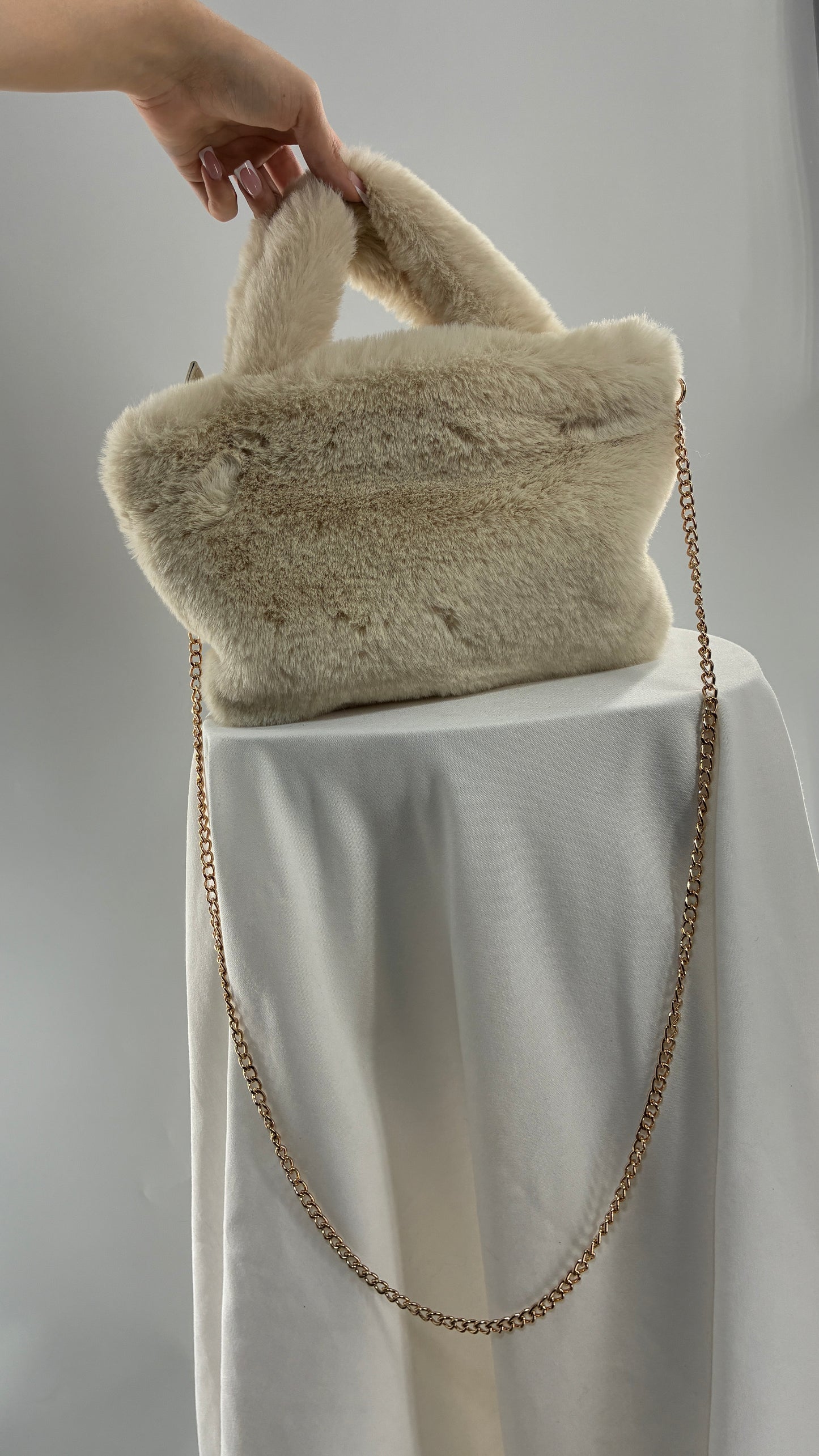 Vintage Fluffy Furry Bucket Bag with Gold Chain