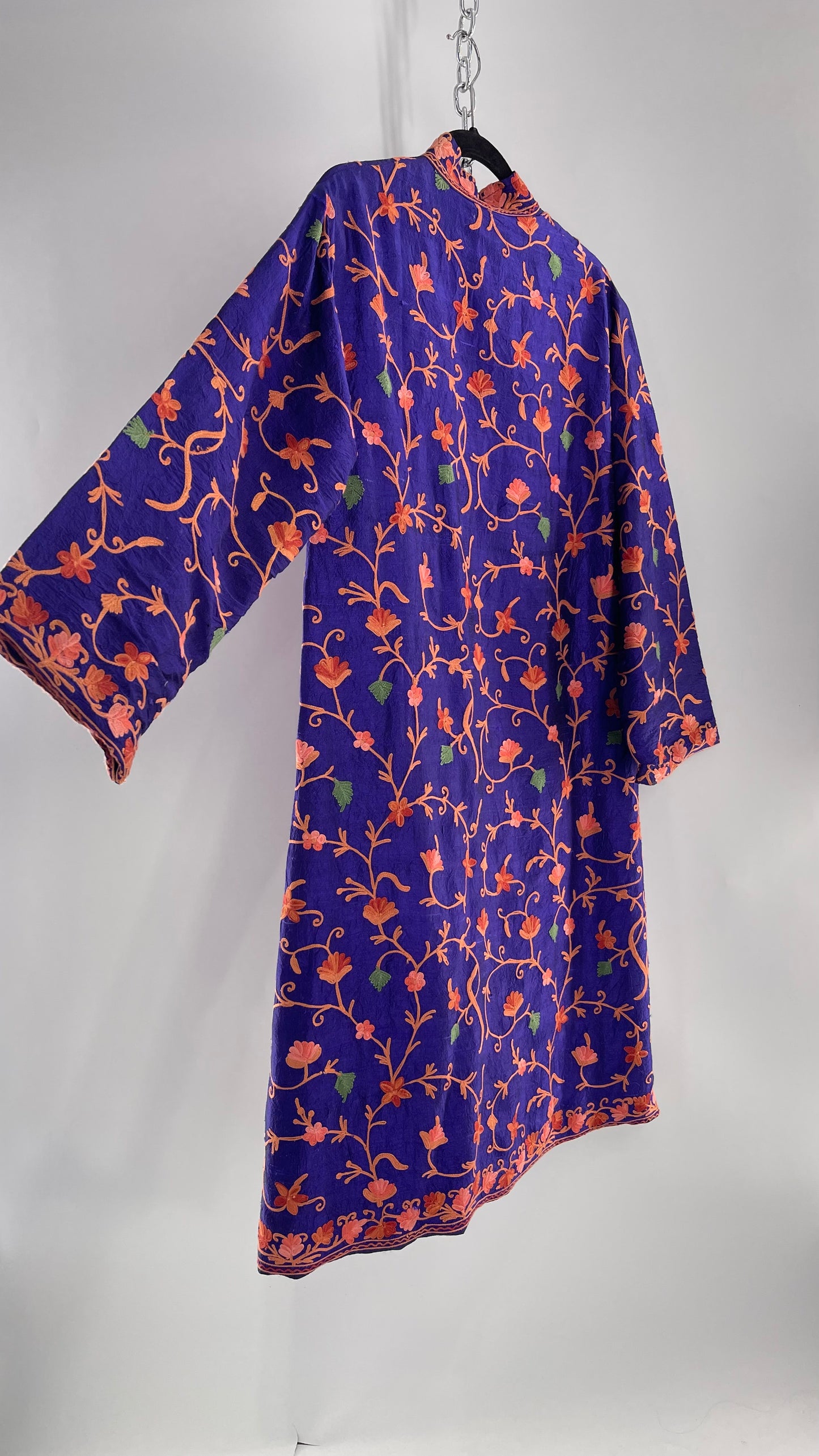 Vintage 1970s Indian Silk Long Purple Kashmiri Coat with Contrasting Embroidered Coral/Salmon Florals (S/M)