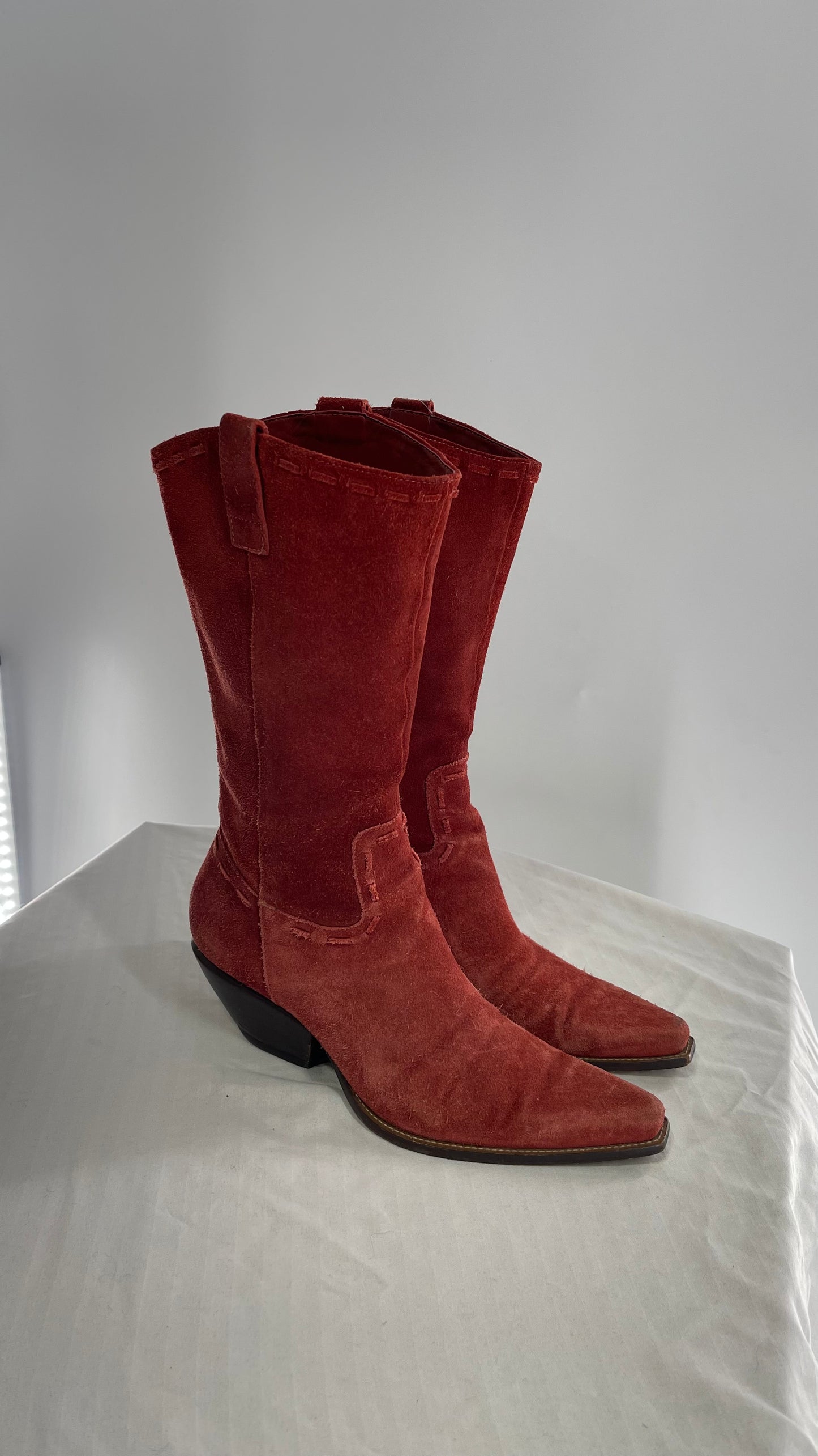 Vintage BCBG Red/Burnt Orange Pointed Toe Cowboy Boots (7)
