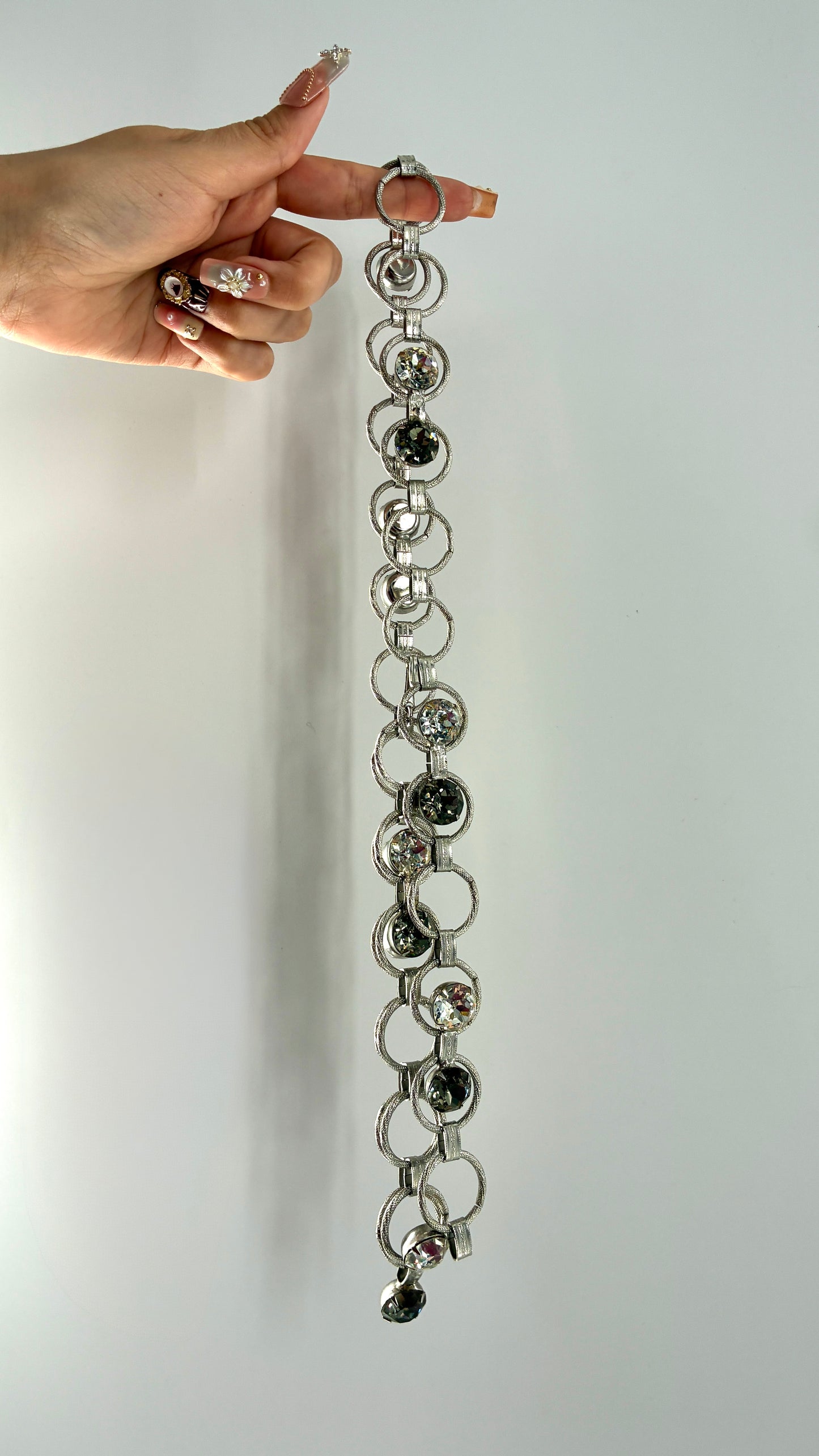 Vintage Metal Chain Silver Belt with Interlinked Rhinestone Detailing (One Size)